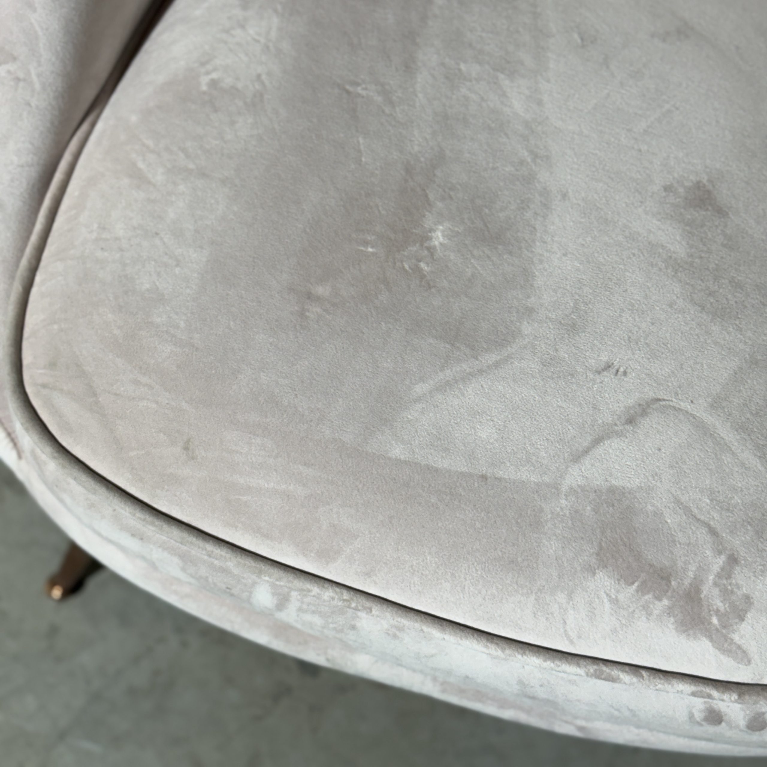 כורסא דגם מיה קטיפה ניוד