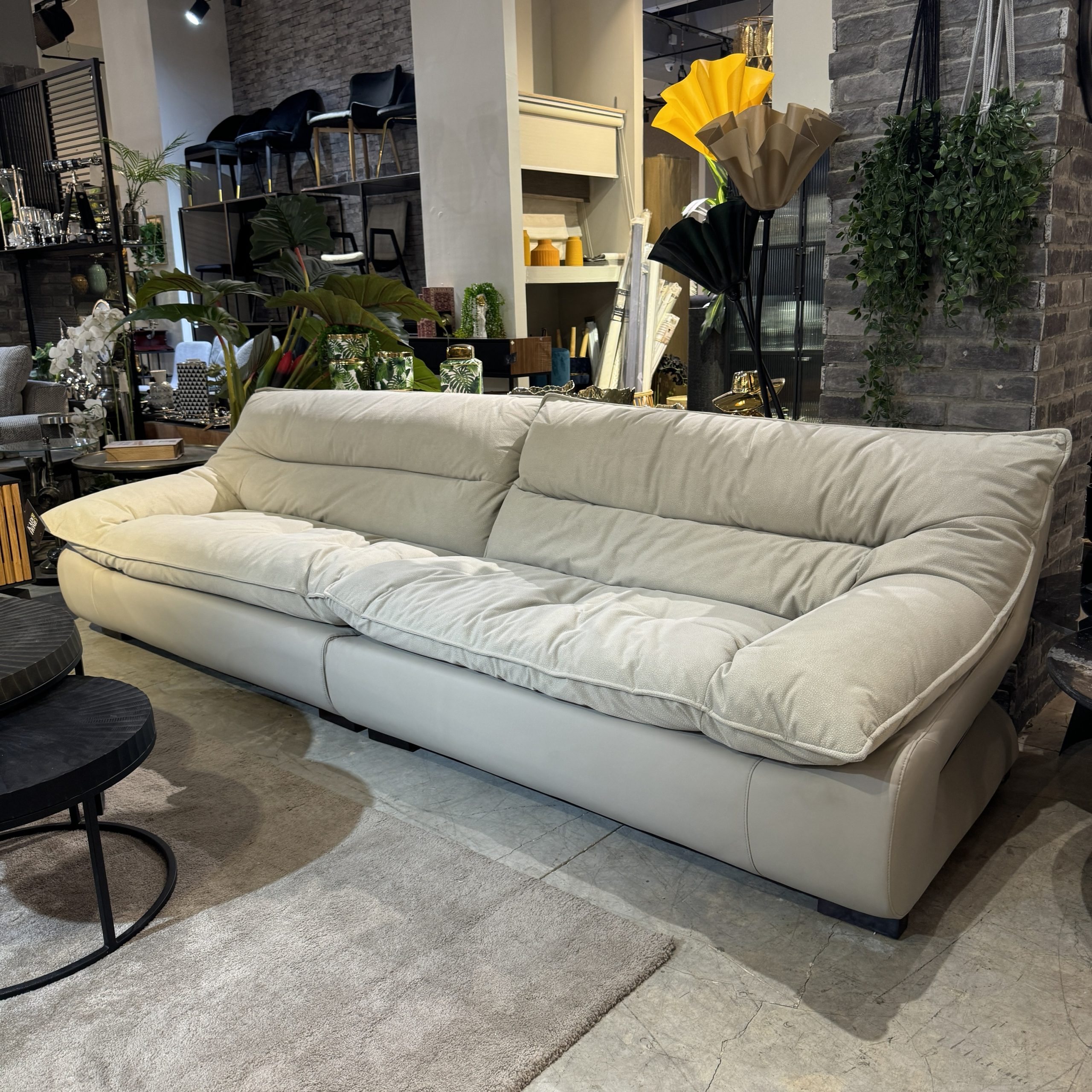 ספה מושב נוצות נשלף רפאלו בד משולב אבן בז 293 דגם סופיטל ספה מושב נוצות נשלף רפאלו בד משולב אבן בז 293 דגם סופיטל