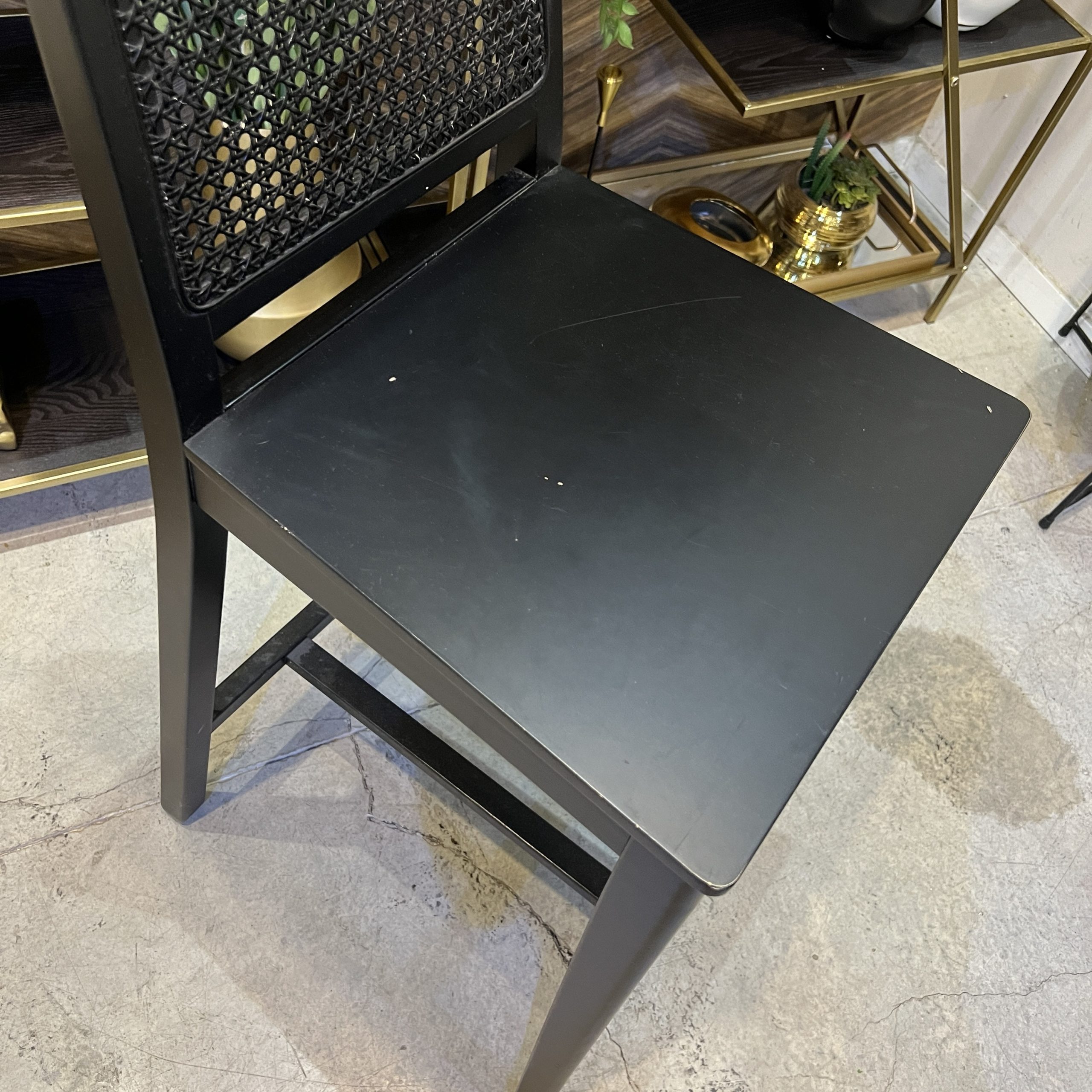 כיסא בר עץ שחור דגם אמילי