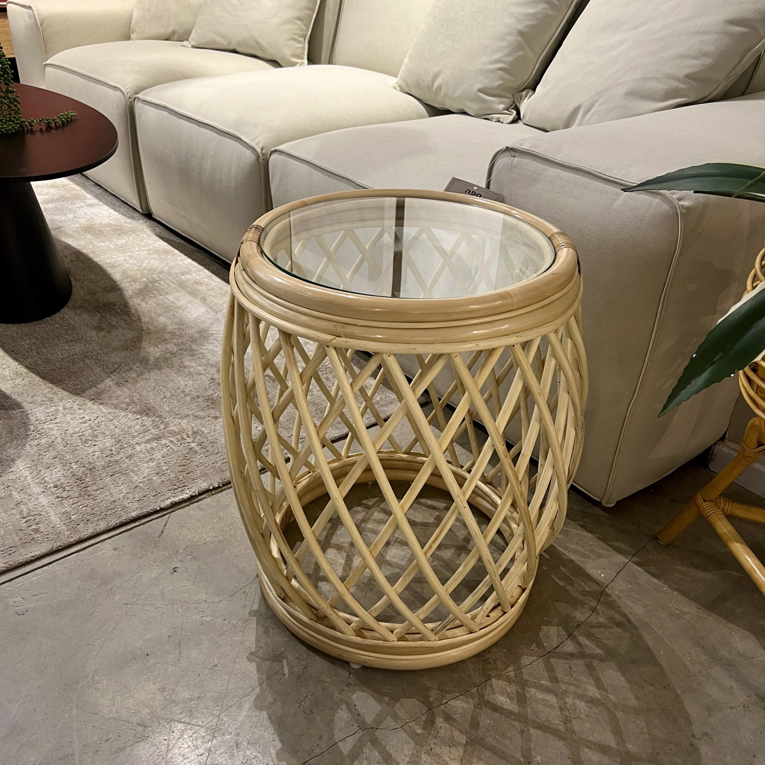 שולחן צד ראטן בוהו מלדיביים דגם בונטיים שולחן צד ראטן בוהו מלדיביים דגם בונטיים