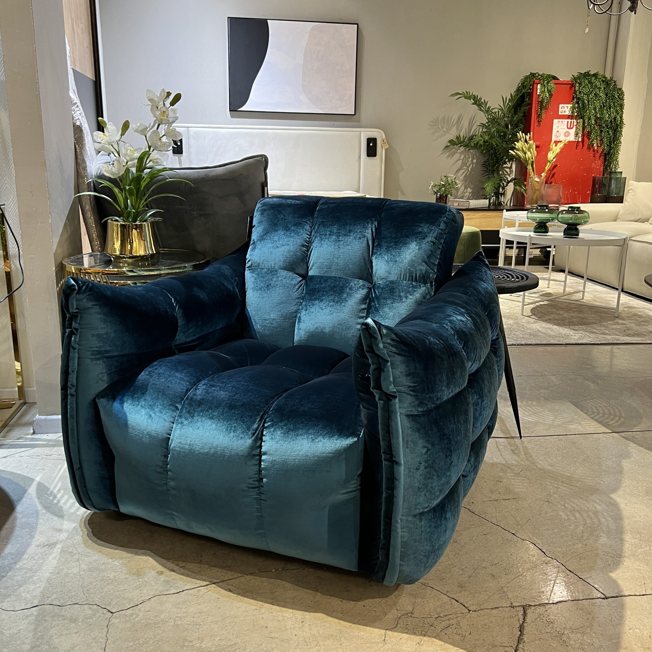 כורסא מעוצבת בד קטיפה קוביות טורקיז דגם שהם