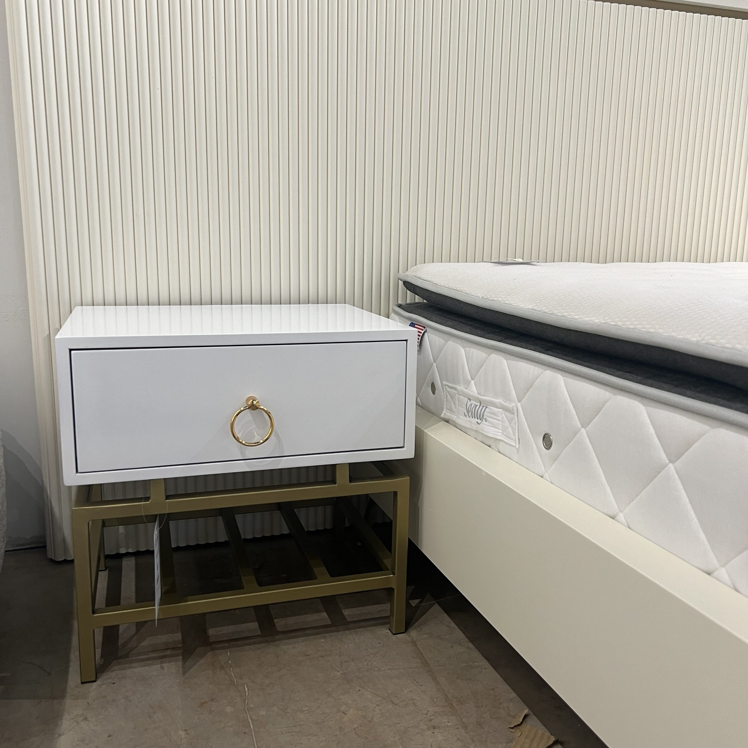 שידת צד יוקרתית דגם רומי שידת צד יוקרתית דגם רומי