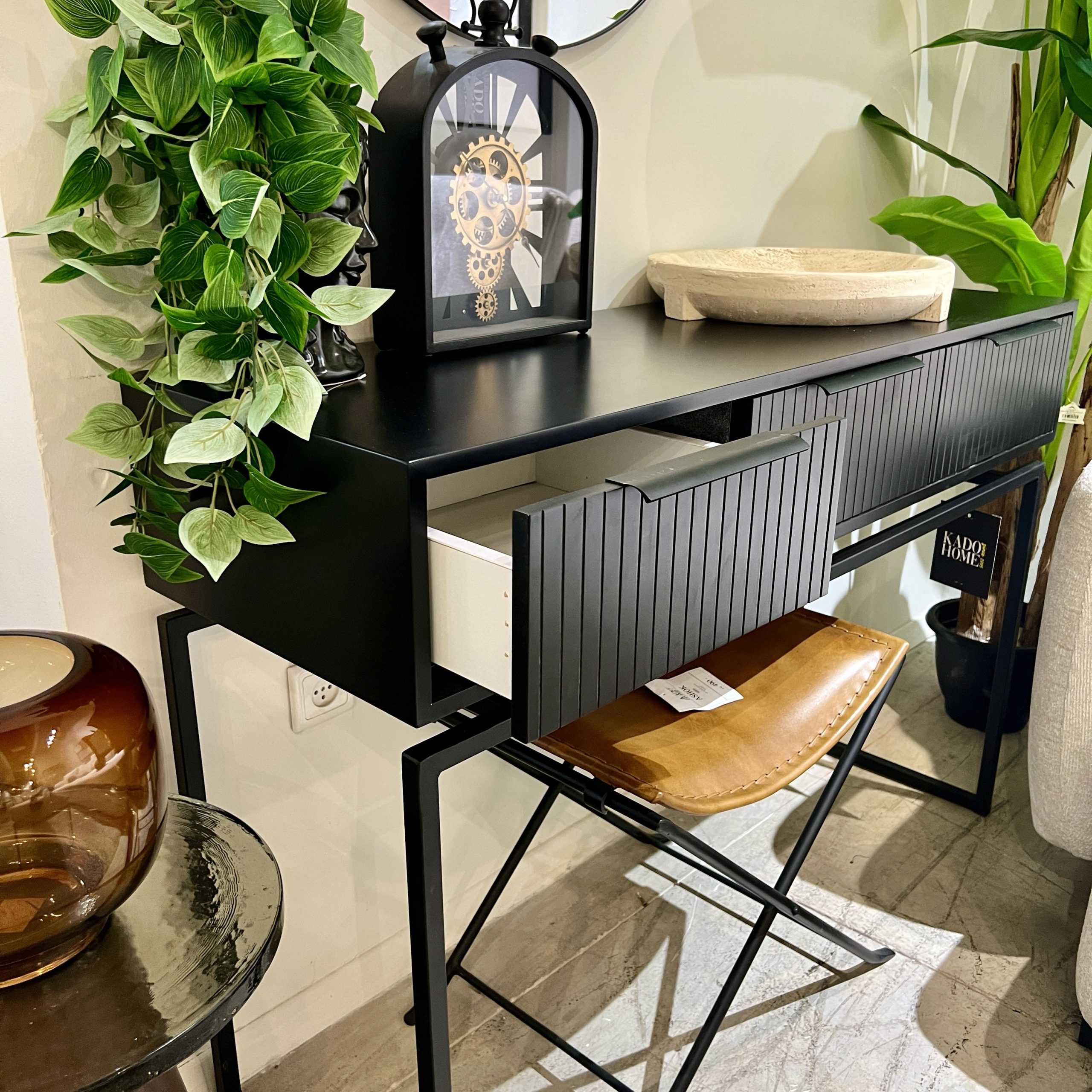 קונסולה מעוצבת דגם נלה קונסולה מעוצבת דגם נלה