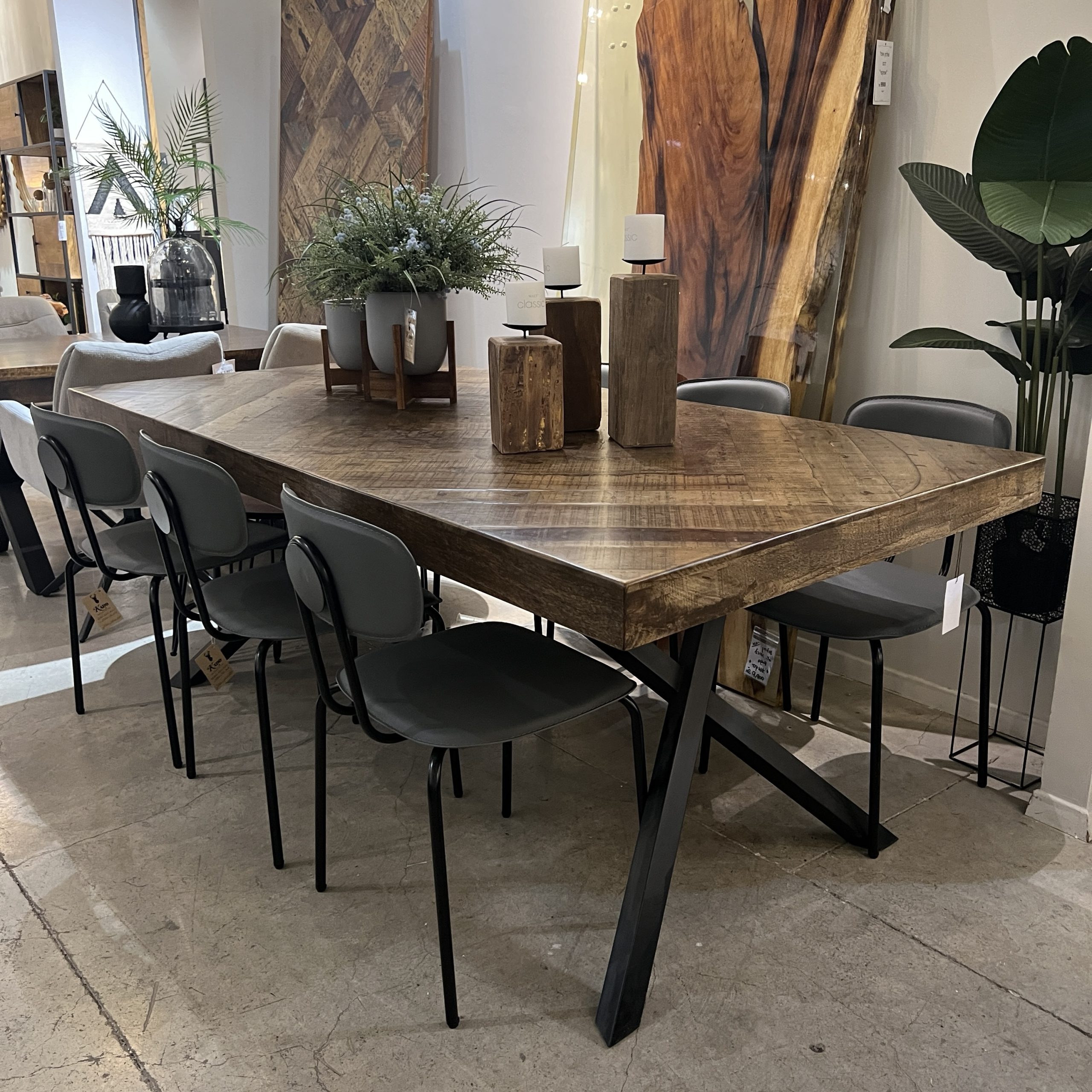 שולחן אוכל עץ מלבני מעויין דגם דאלי שולחן אוכל עץ מלבני מעויין דגם דאלי