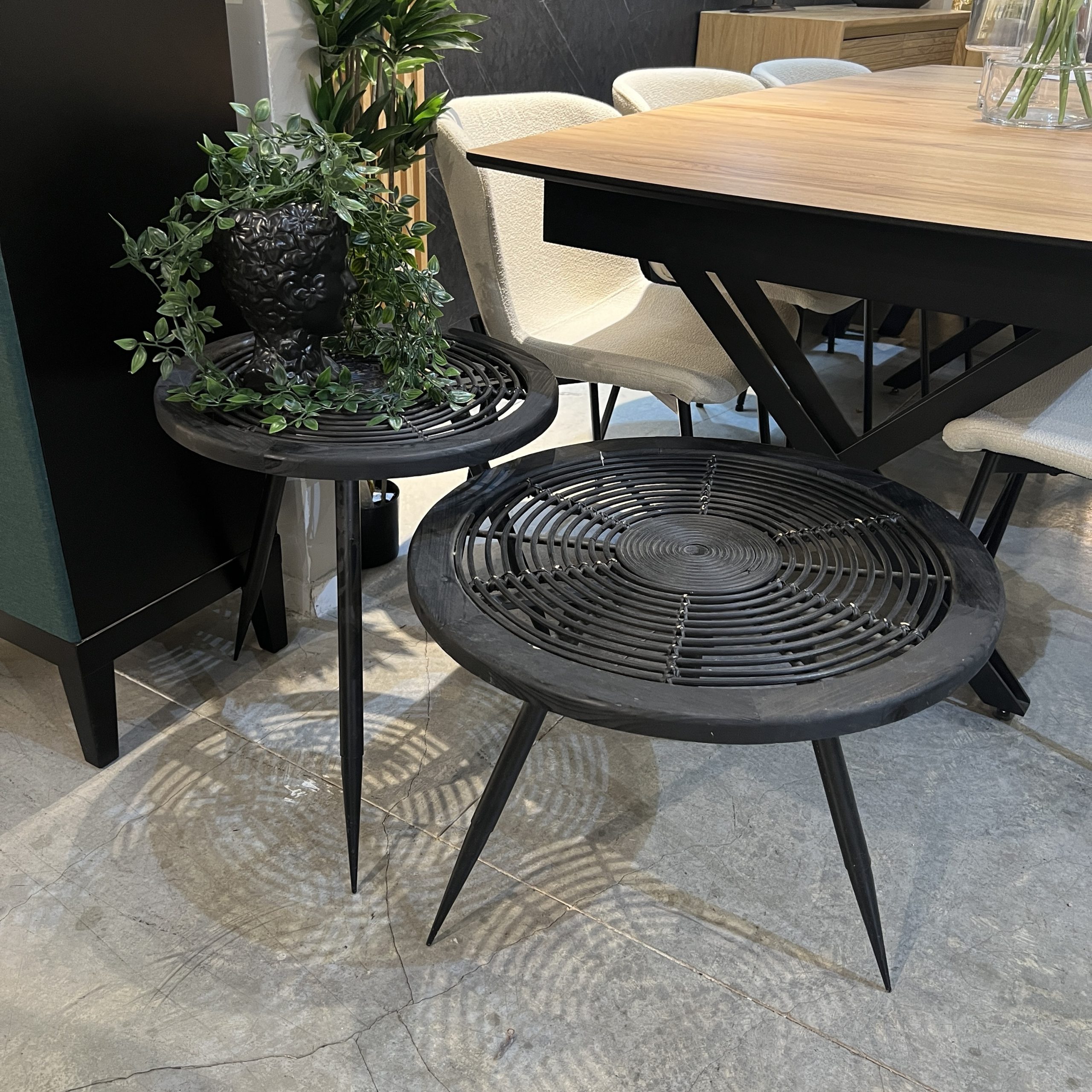 סט שולחנות ספירלה מתצוגה! סט שולחנות ספירלה מתצוגה!