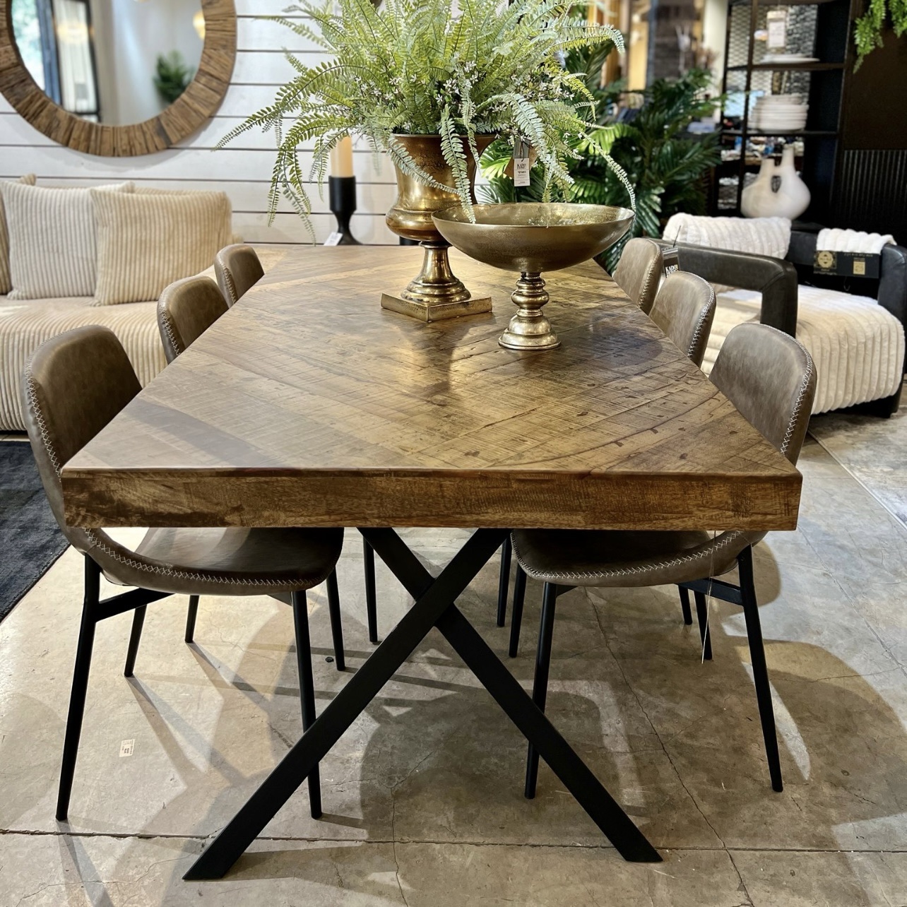 שולחן אוכל עץ מלבני מעויין דגם דאלי שולחן אוכל עץ מלבני מעויין דגם דאלי