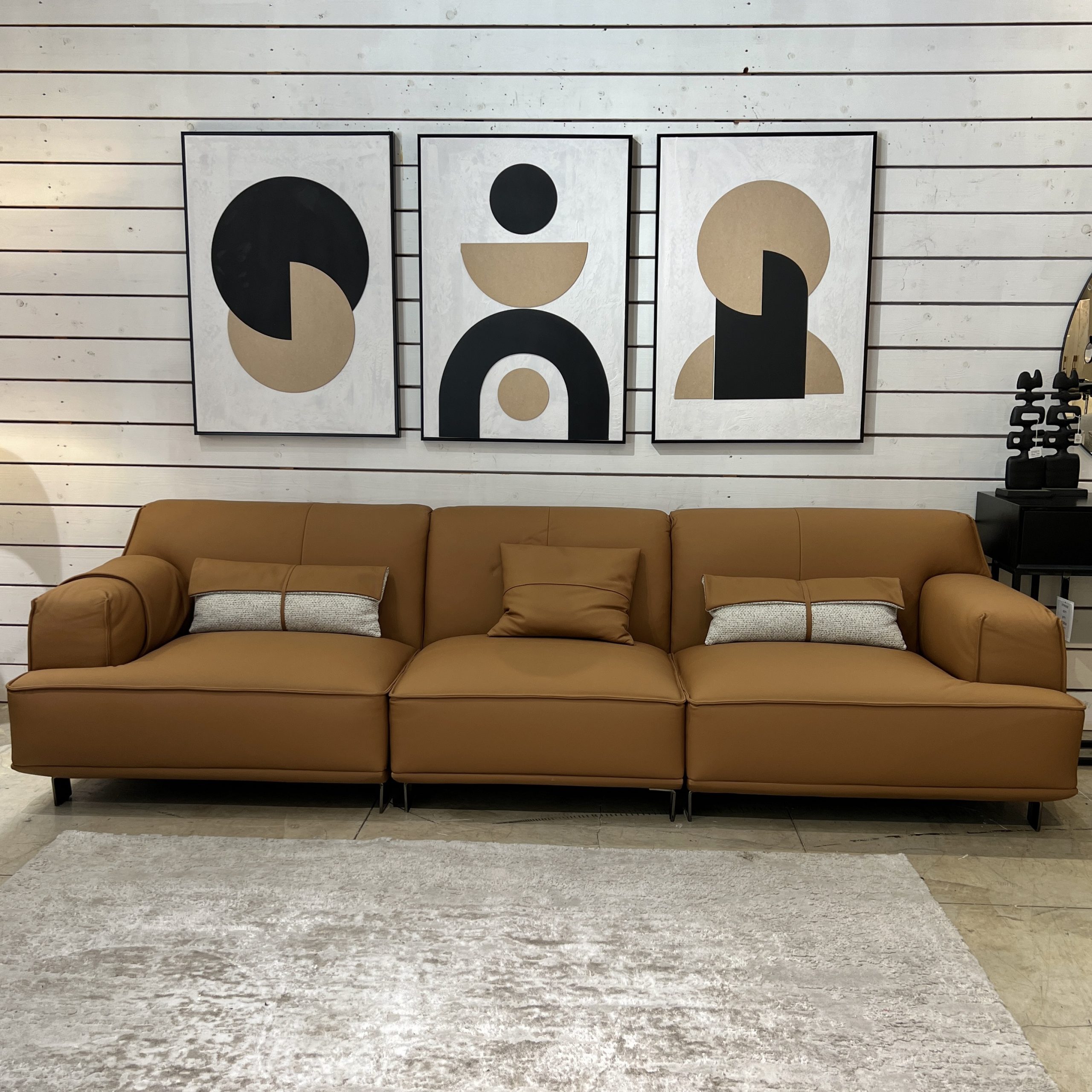 ספת עור מלא יוקרתית כאמל פוקט 292 דגם סופיטל ספת עור מלא יוקרתית כאמל פוקט 292 דגם סופיטל