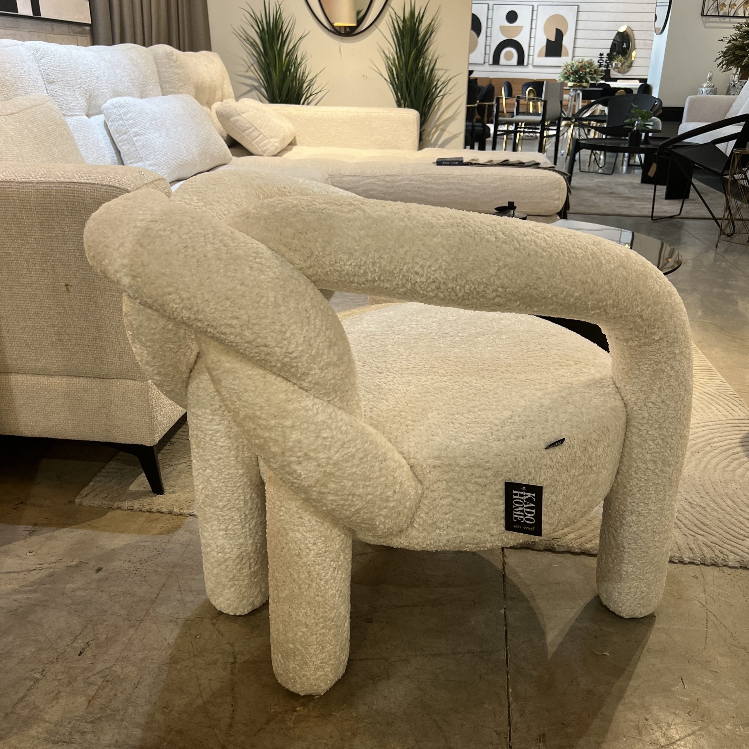 כורסא מודרנית קשר בד בוקלה שמנת דגם סופיטל כורסא מודרנית קשר בד בוקלה שמנת דגם סופיטל