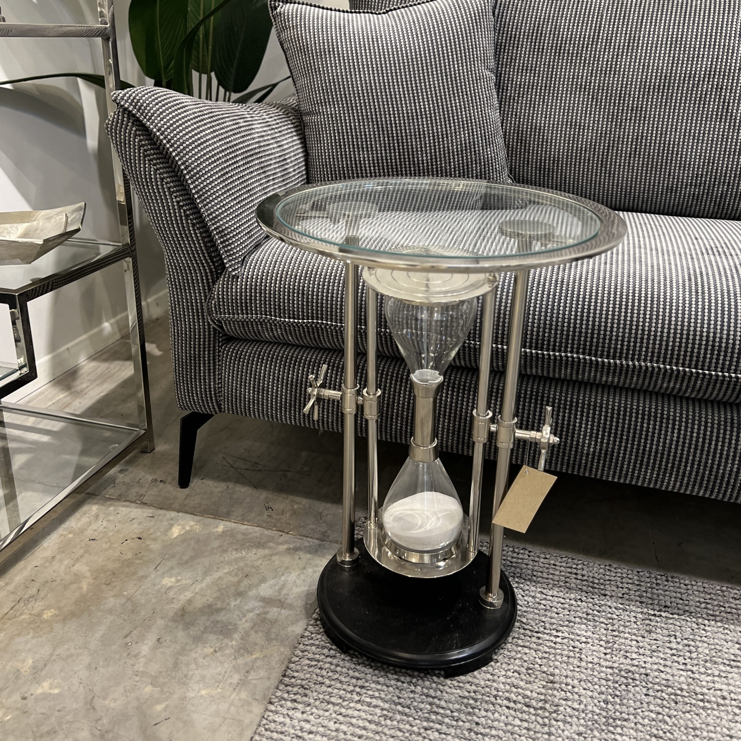 שולחן צד זכוכית שעון חול בסיס שחור שולחן צד זכוכית שעון חול בסיס שחור