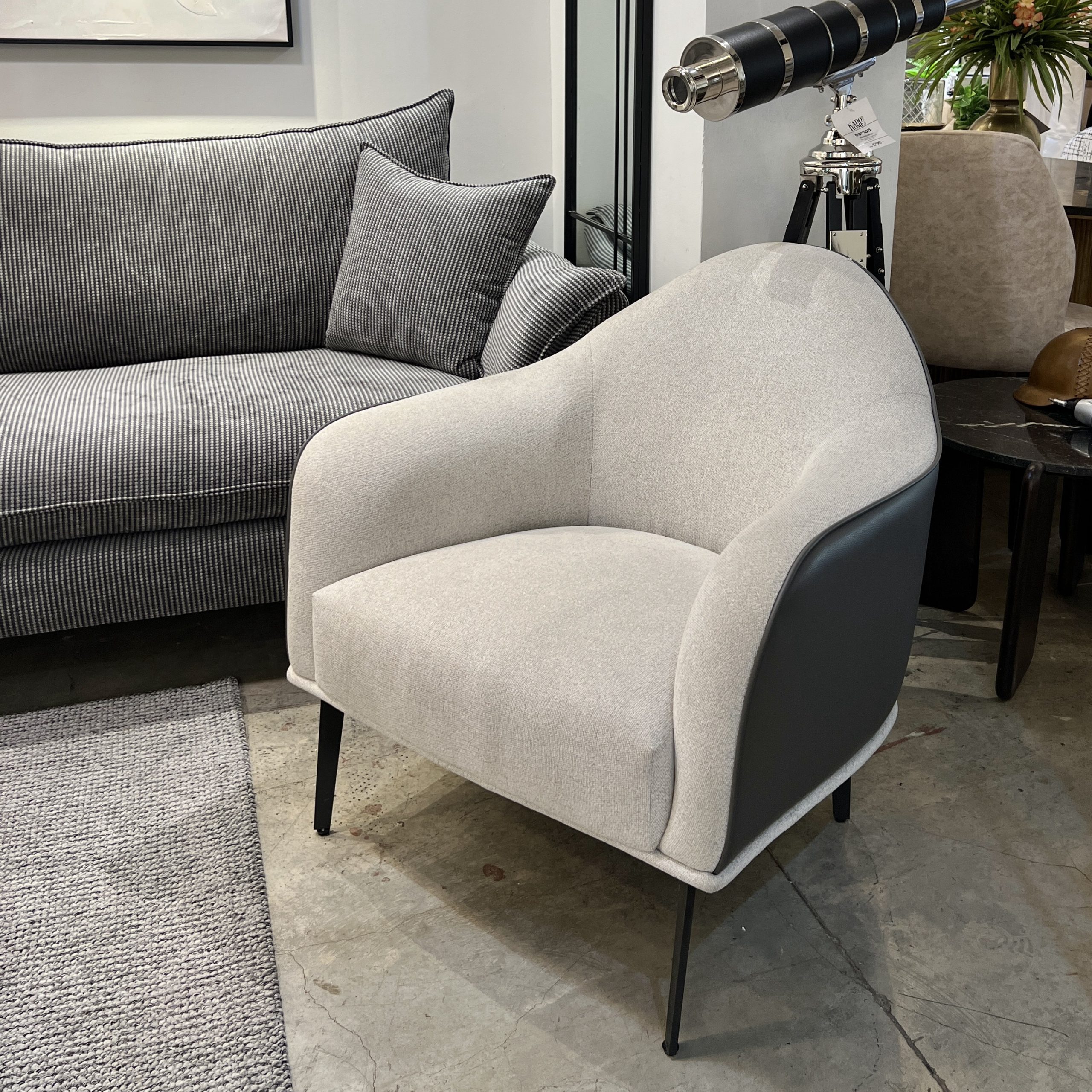 כורסא מעוצבת דגם רונית