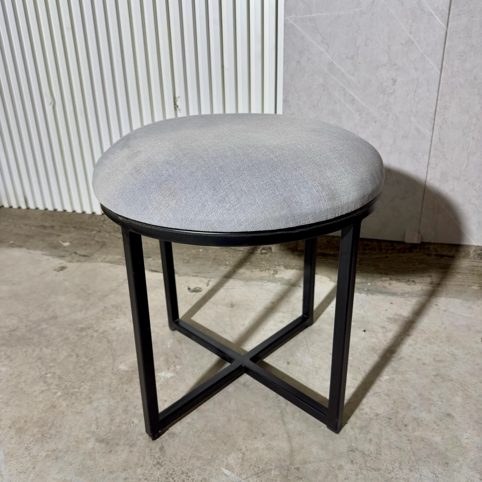 הדום עגול רגלי ברזל