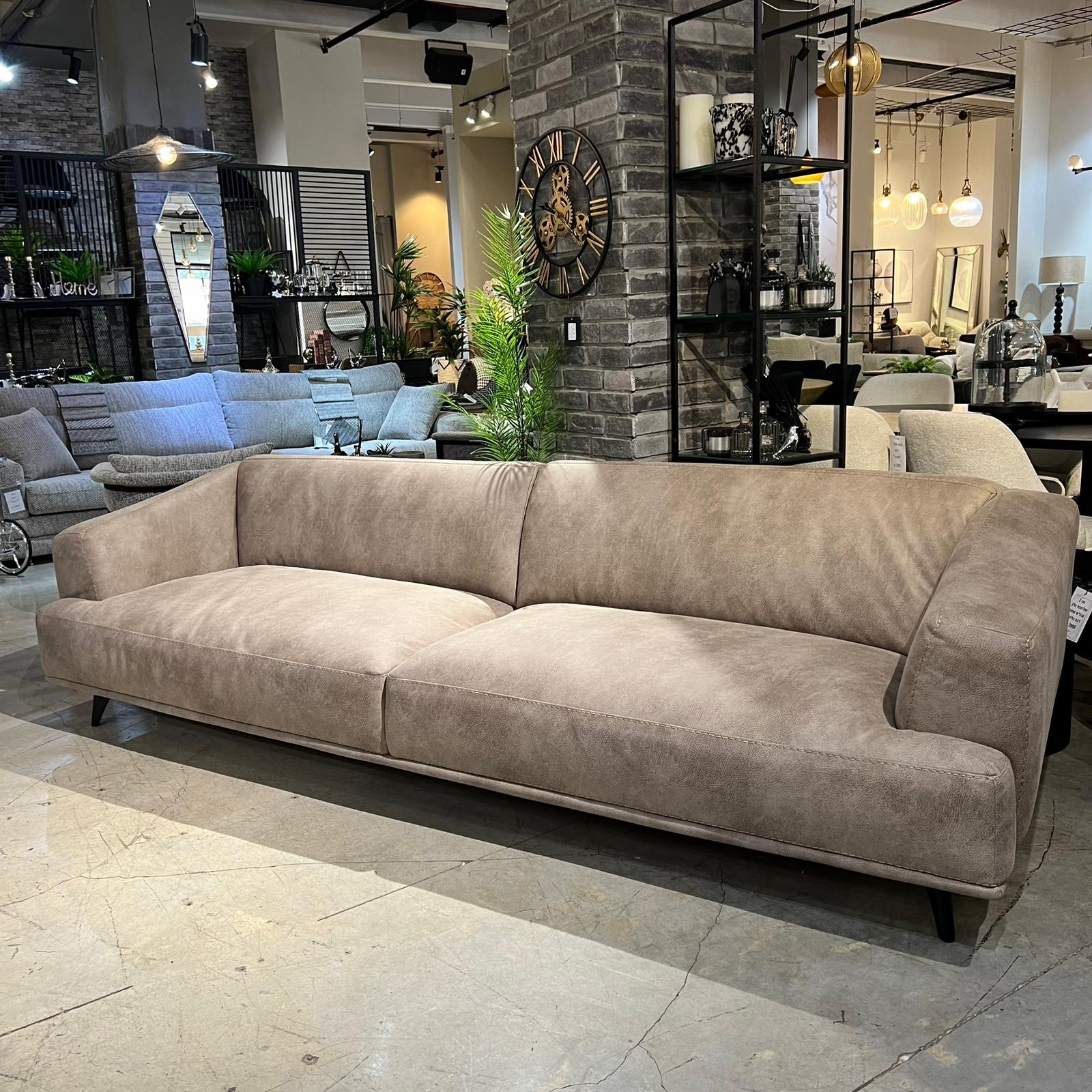 ספה דגם מרקוס מתצוגה