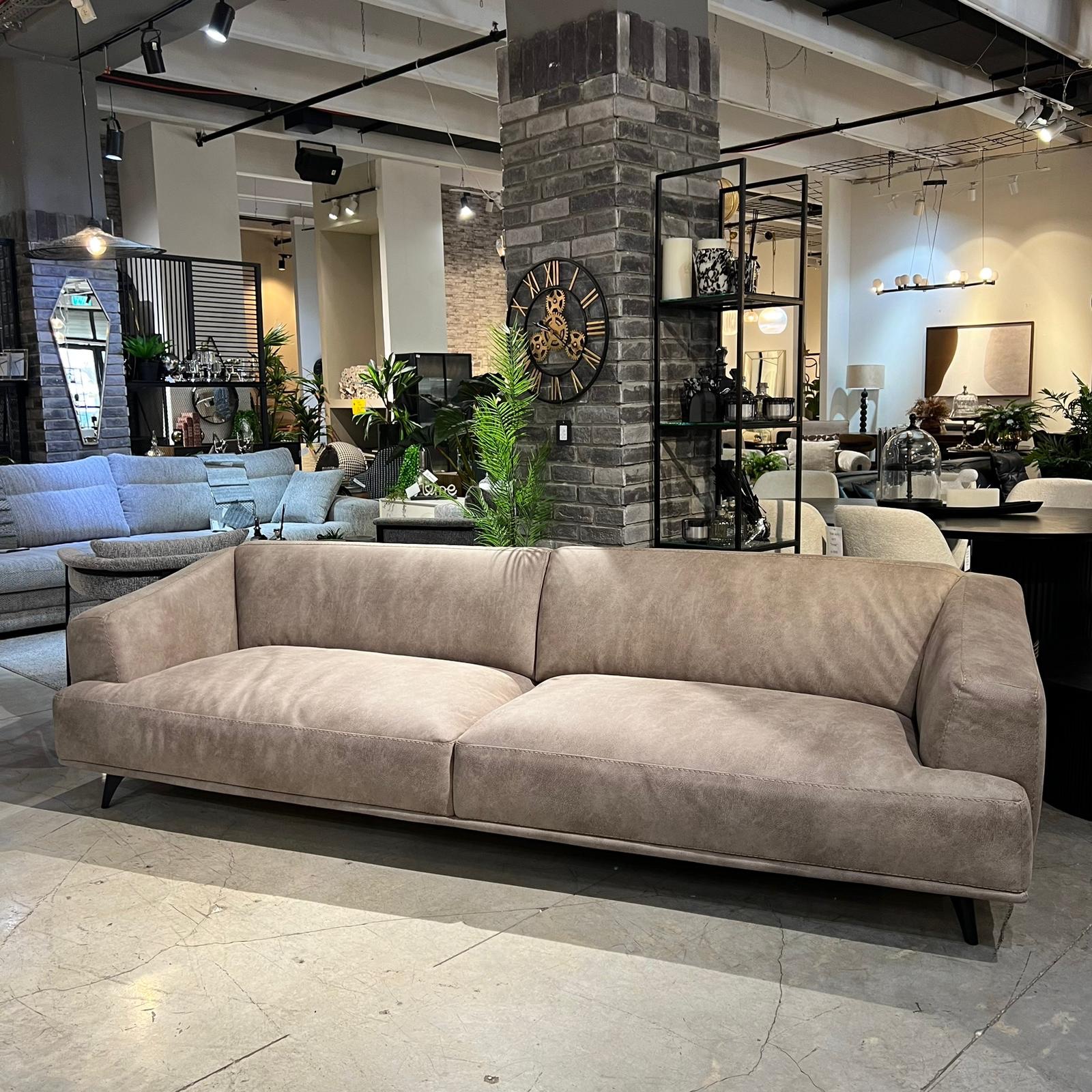 ספה דגם מרקוס מתצוגה