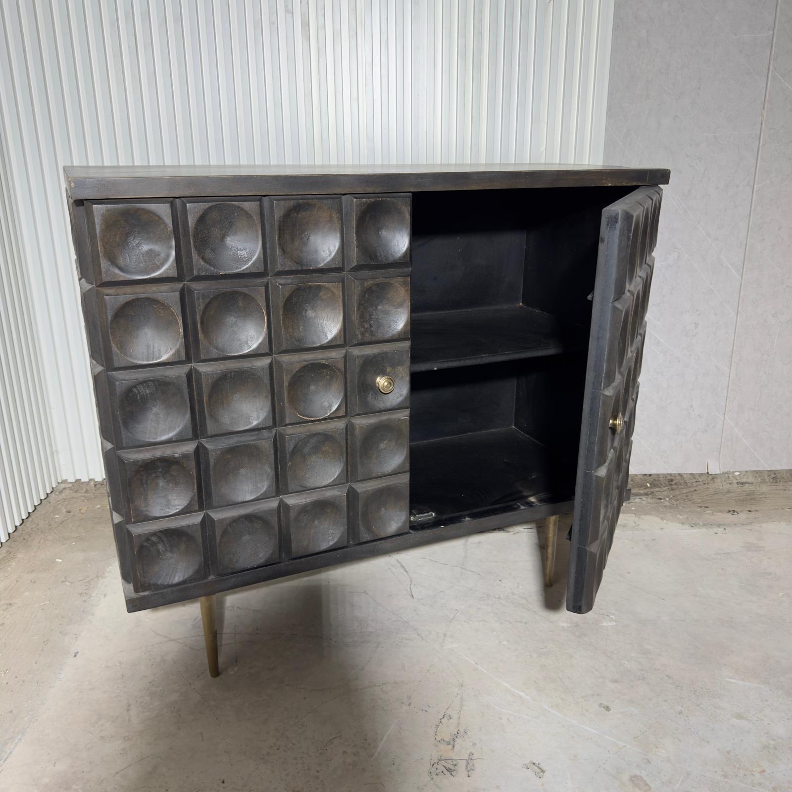 קומודה 2 דלתות חזיתות עיגולים חום שוקולד רגל זהב קומודה 2 דלתות חזיתות עיגולים חום שוקולד רגל זהב