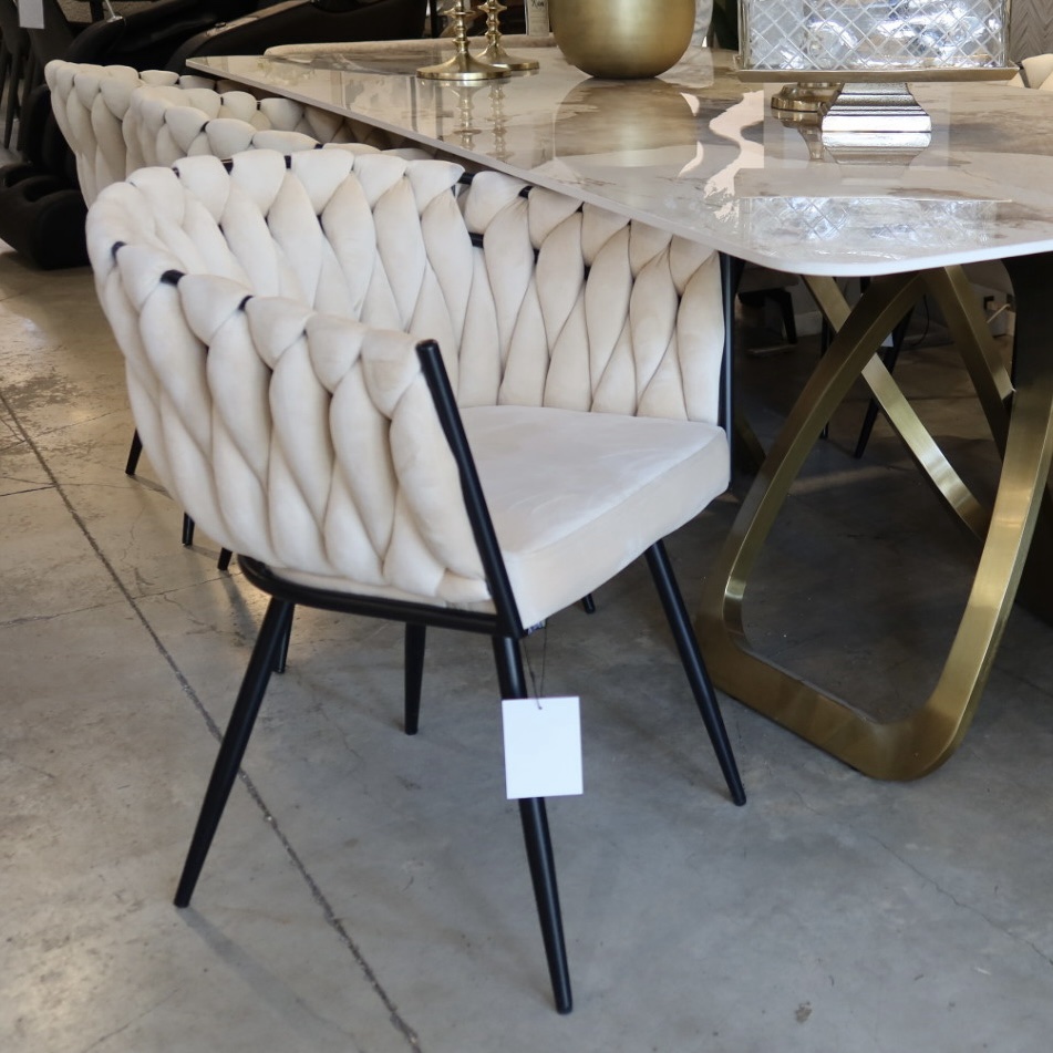 כיסא מעוצב יוקרתי שמנת דגם מורין כיסא מעוצב יוקרתי שמנת דגם מורין