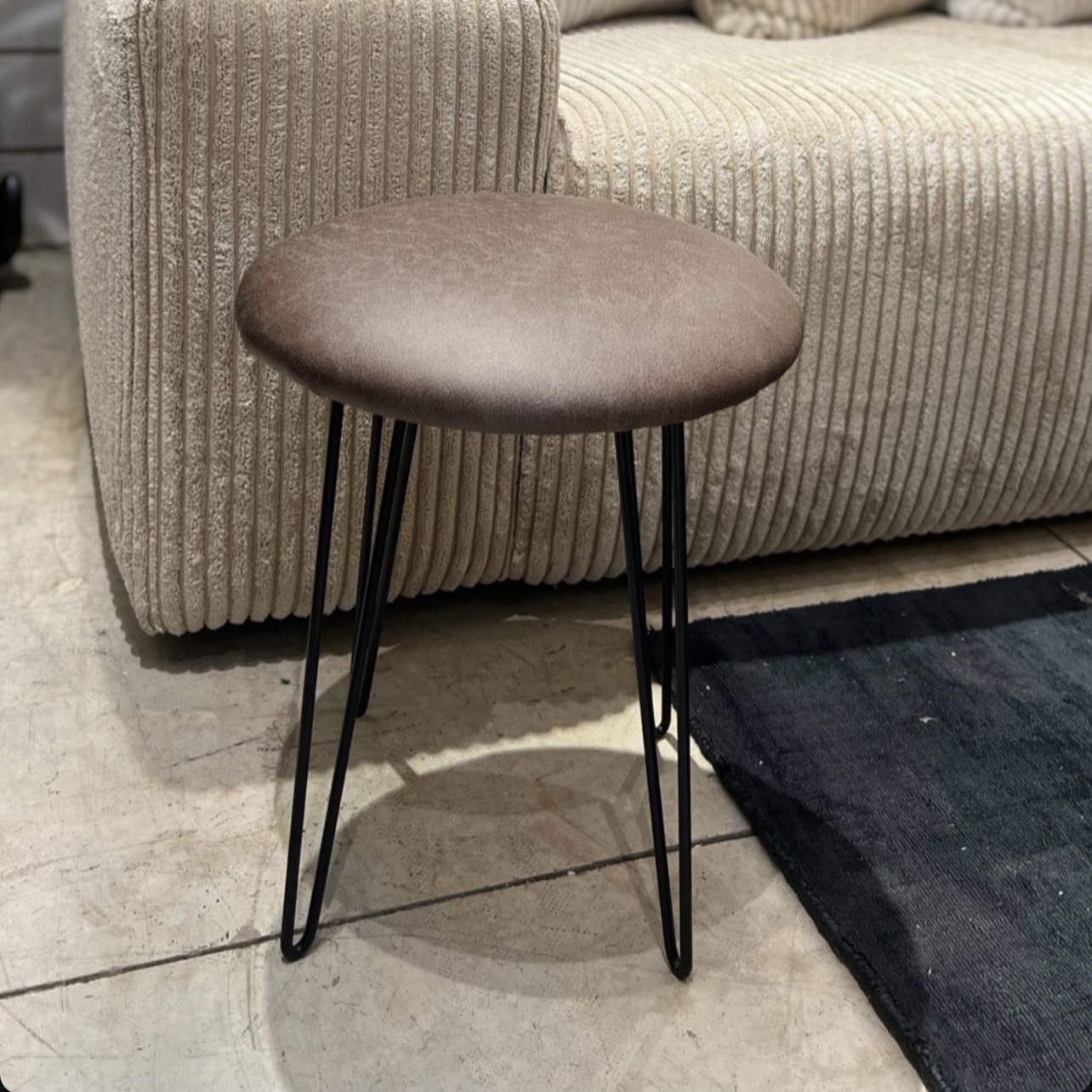 הדום עגול קטן דגם ארט בצבעים הדום עגול קטן דגם ארט בצבעים