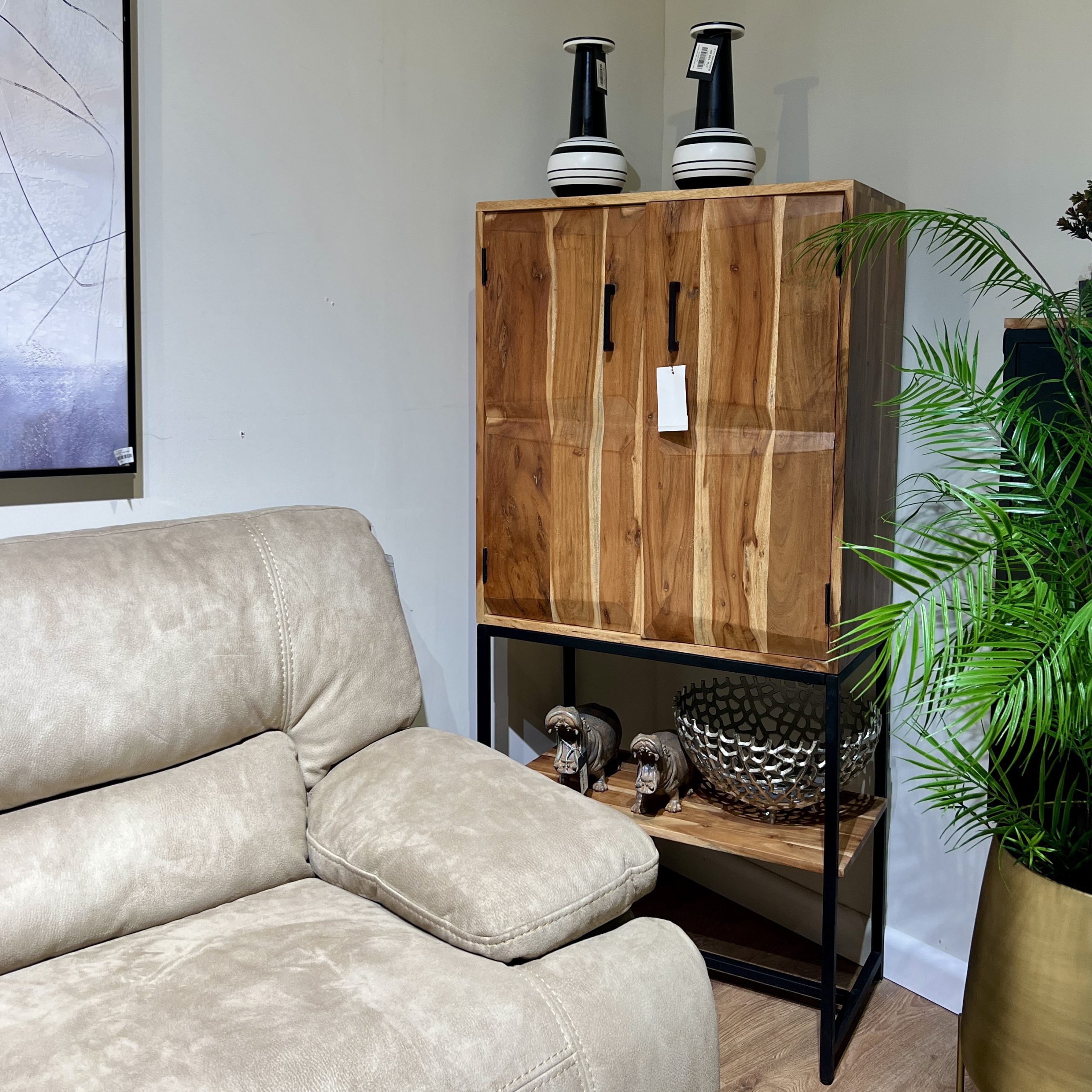 ארונית עץ שיטה דגם לילה גבוהה ארונית עץ שיטה דגם לילה גבוהה