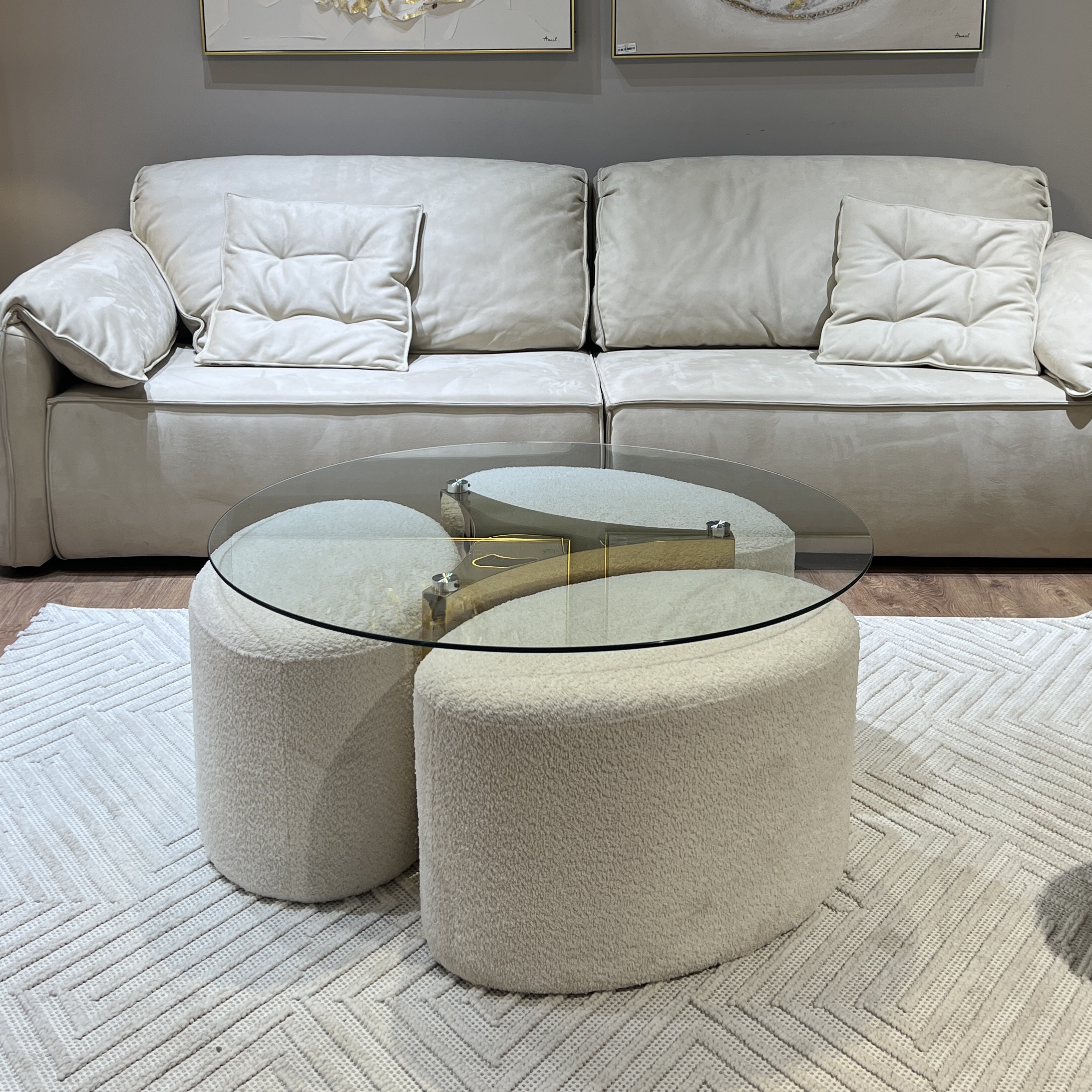 סט שולחן זכוכית + 3 הדומים מרופדים פורצלן סט שולחן זכוכית + 3 הדומים מרופדים פורצלן