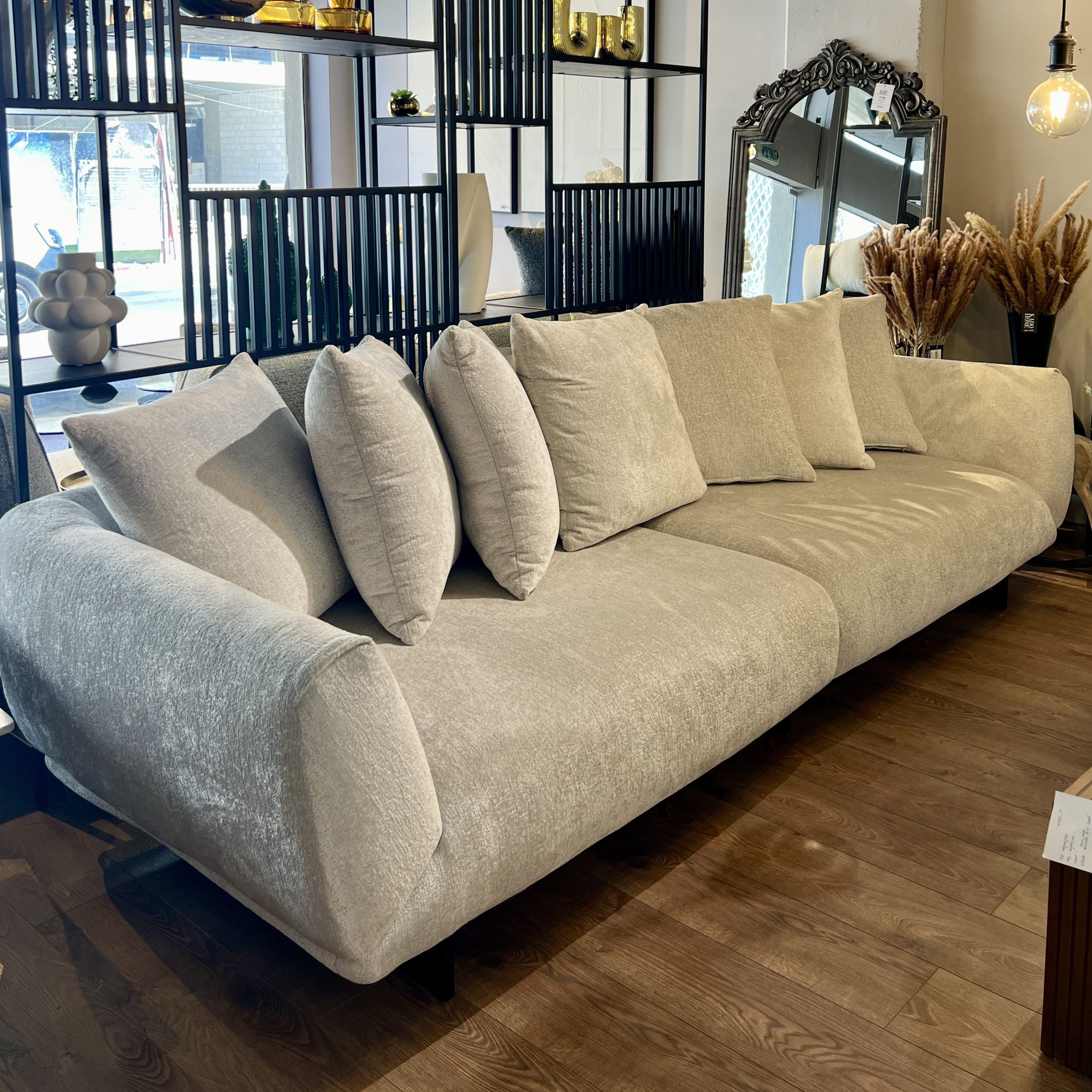 ספה קלאסית דגם פאלקון מתצוגה