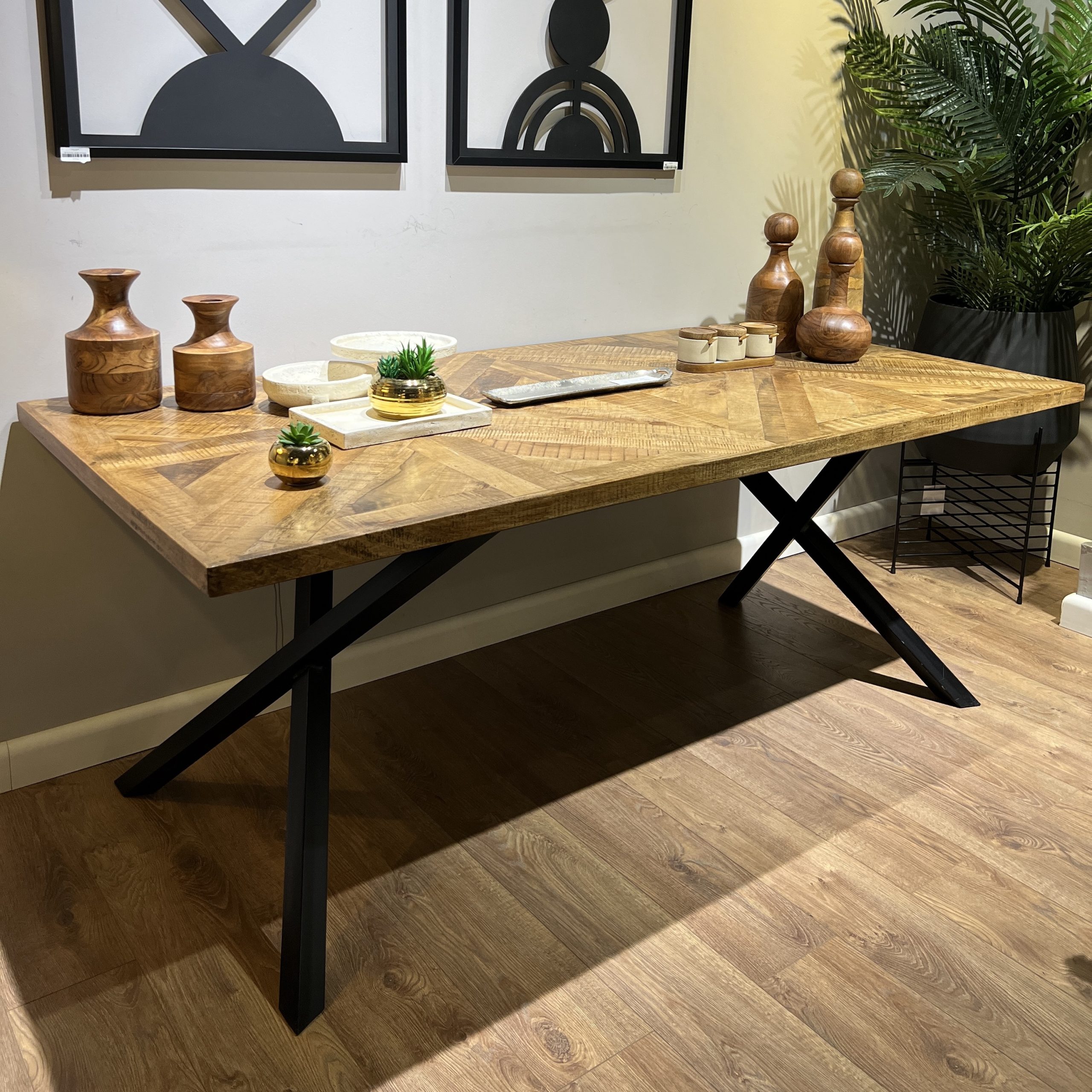 שולחן אוכל עץ מלבני כוכב דגם דאלי שולחן אוכל עץ מלבני כוכב דגם דאלי