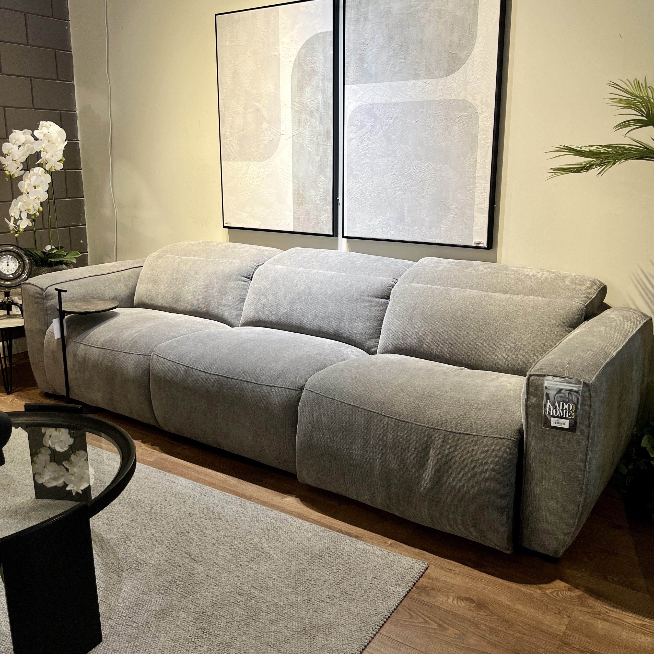 ספה תלת רקליינר חשמלי אפור דגם קוקה ספה תלת רקליינר חשמלי אפור דגם קוקה