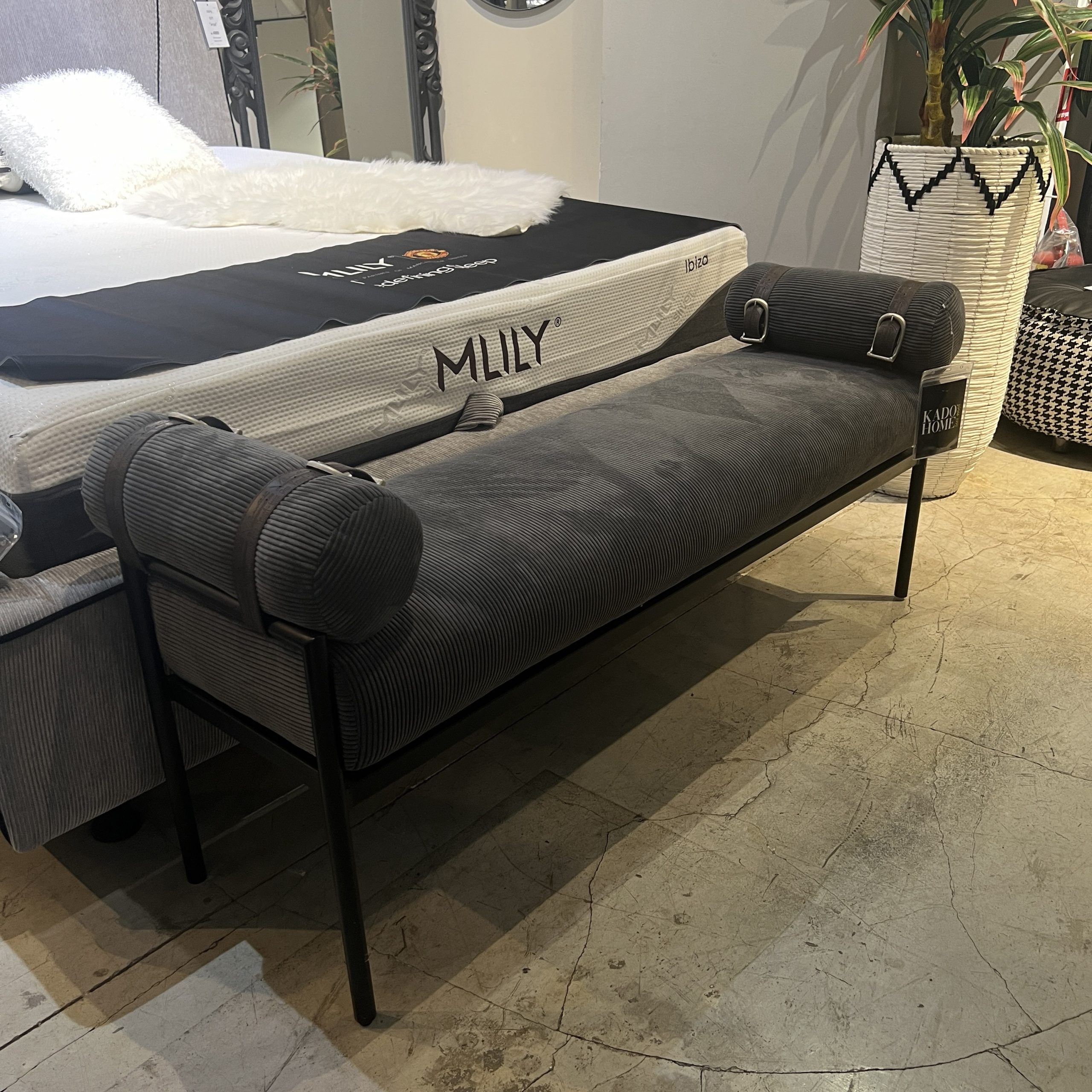 הדום מלבני קורדרוי דגם קרפ הדום מלבני קורדרוי דגם קרפ