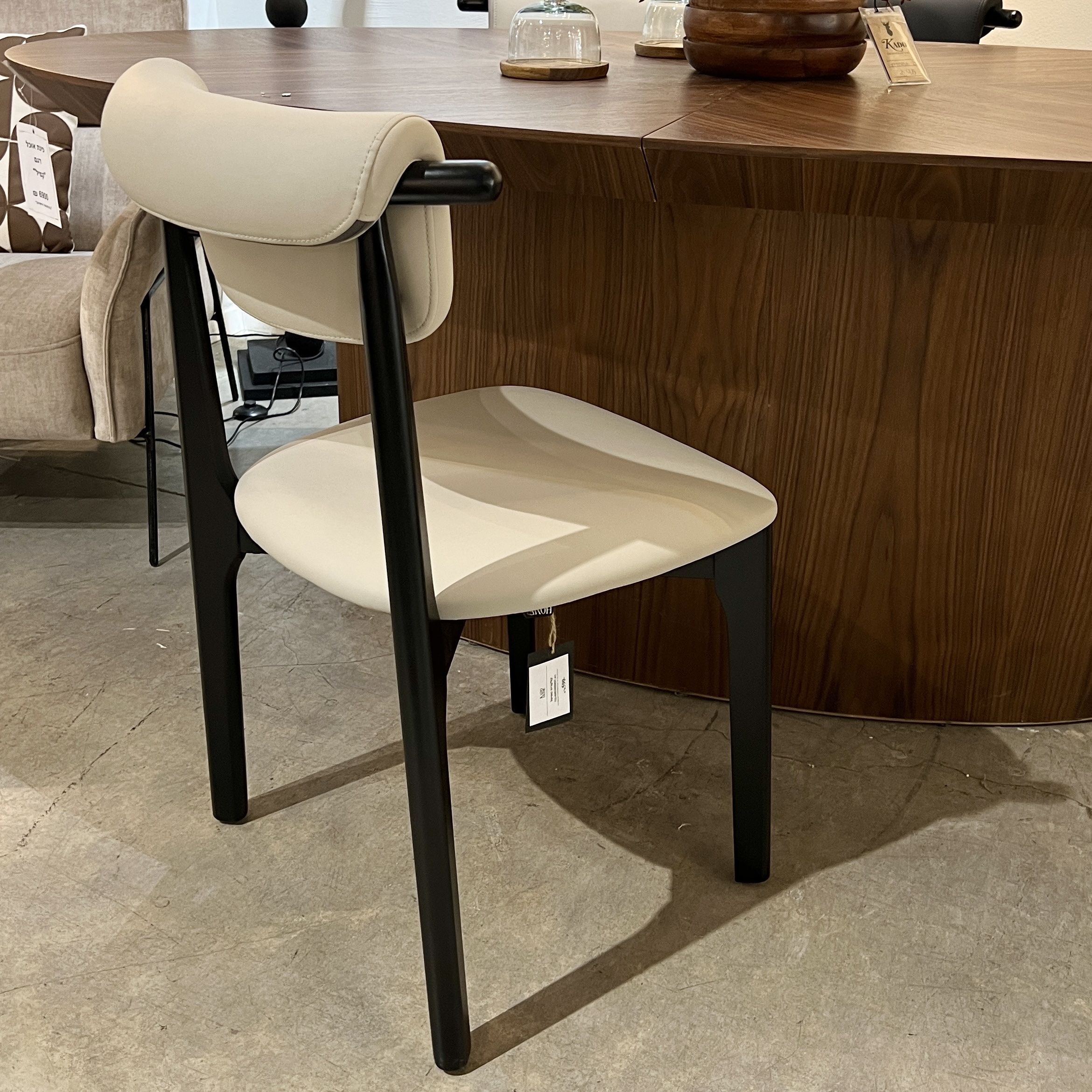 כיסא ויולה דמוי עור אבן דגם סופיטל כיסא ויולה דמוי עור אבן דגם סופיטל