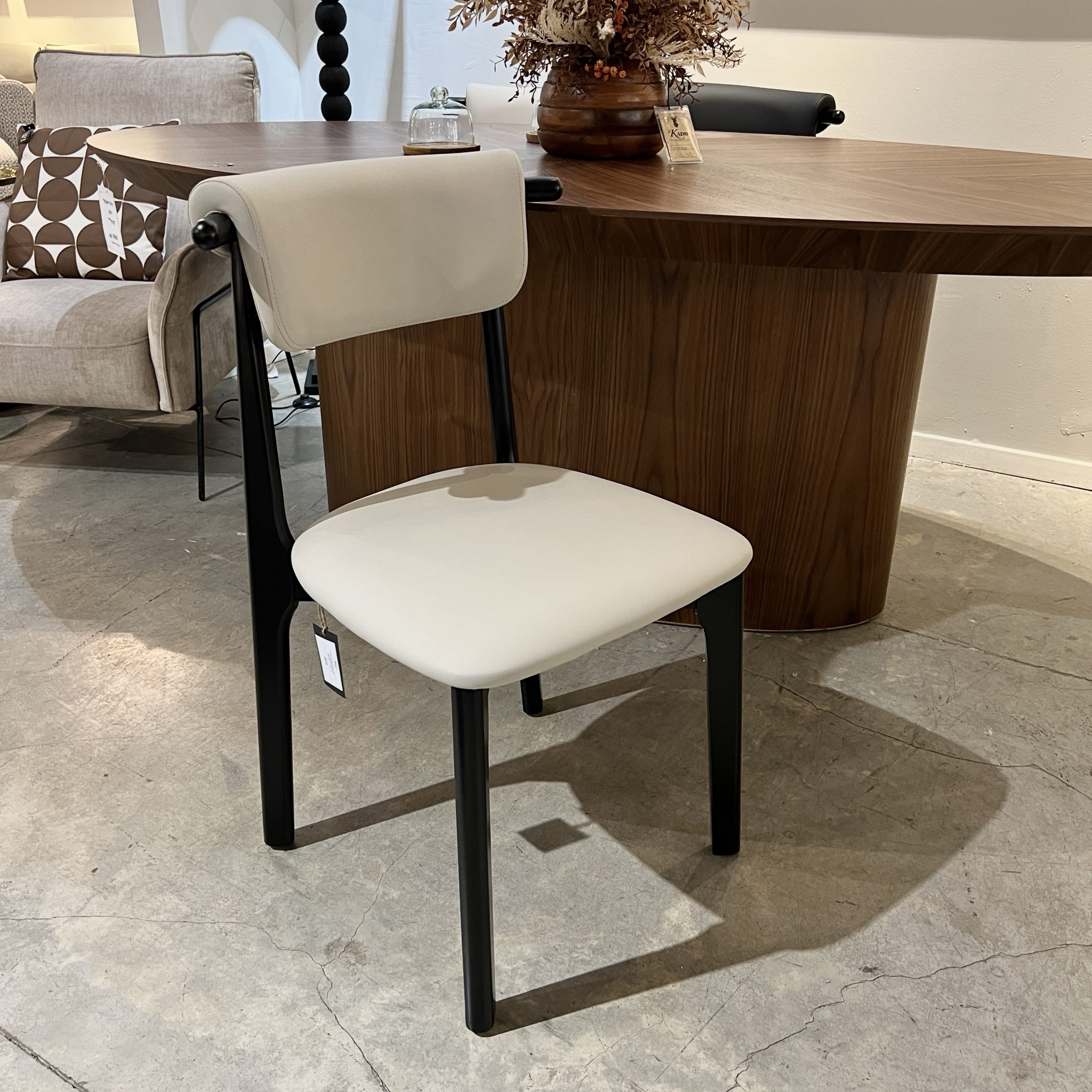 כיסא ויולה דמוי עור אבן דגם סופיטל כיסא ויולה דמוי עור אבן דגם סופיטל