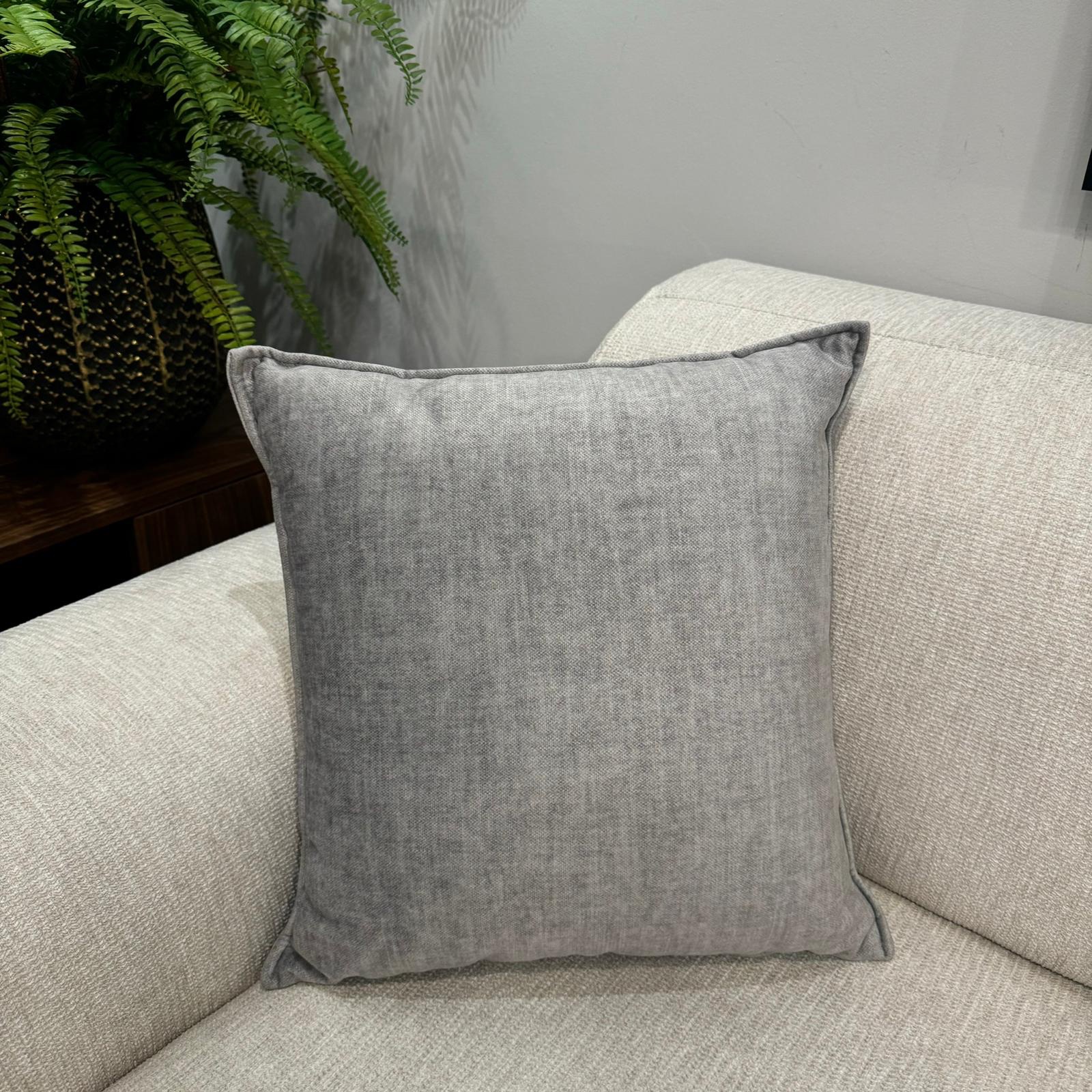 כרית נוי מרובעת אפור טקסטורה כרית נוי מרובעת אפור טקסטורה