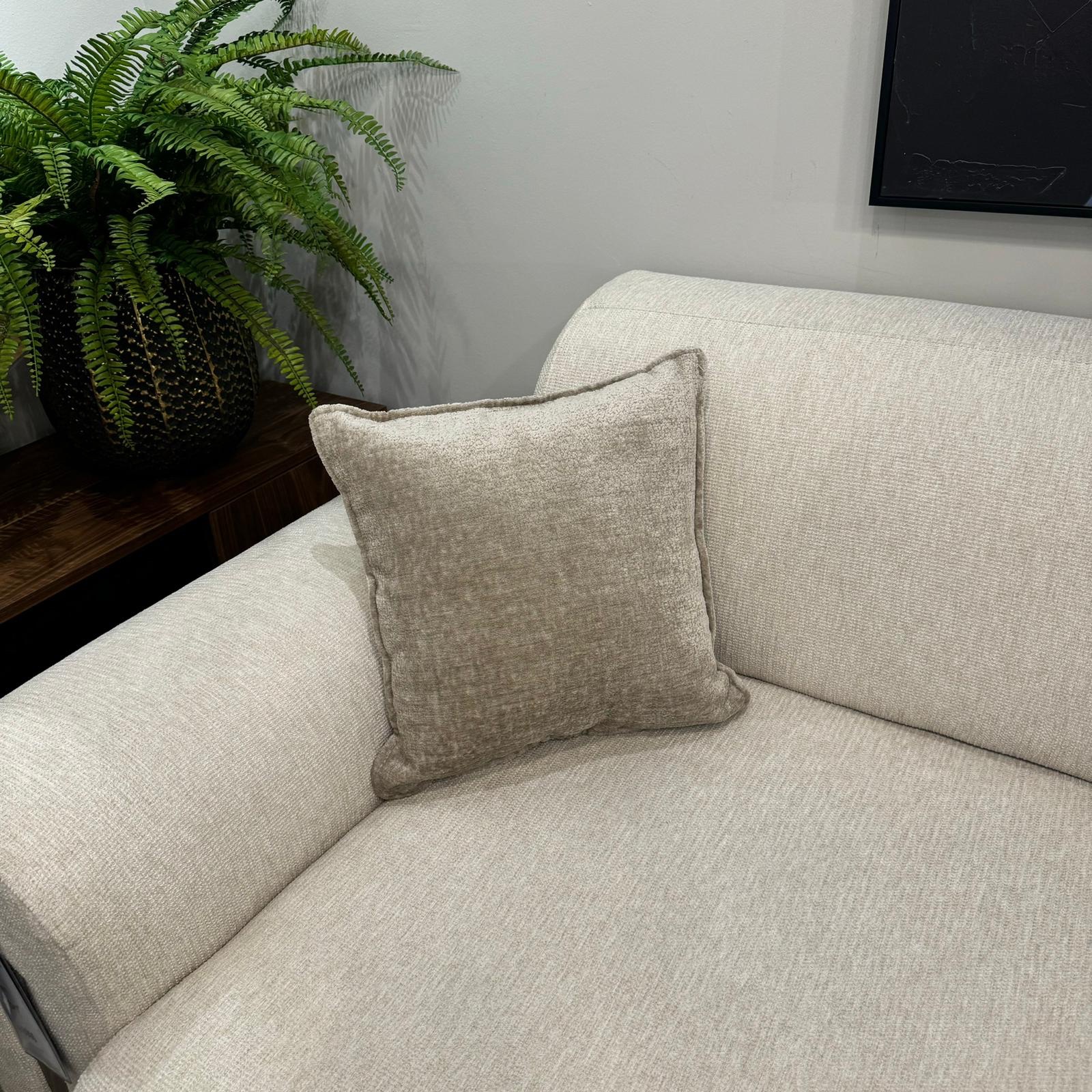 כרית נוי מרובעת מוקה טקסטורה כרית נוי מרובעת מוקה טקסטורה