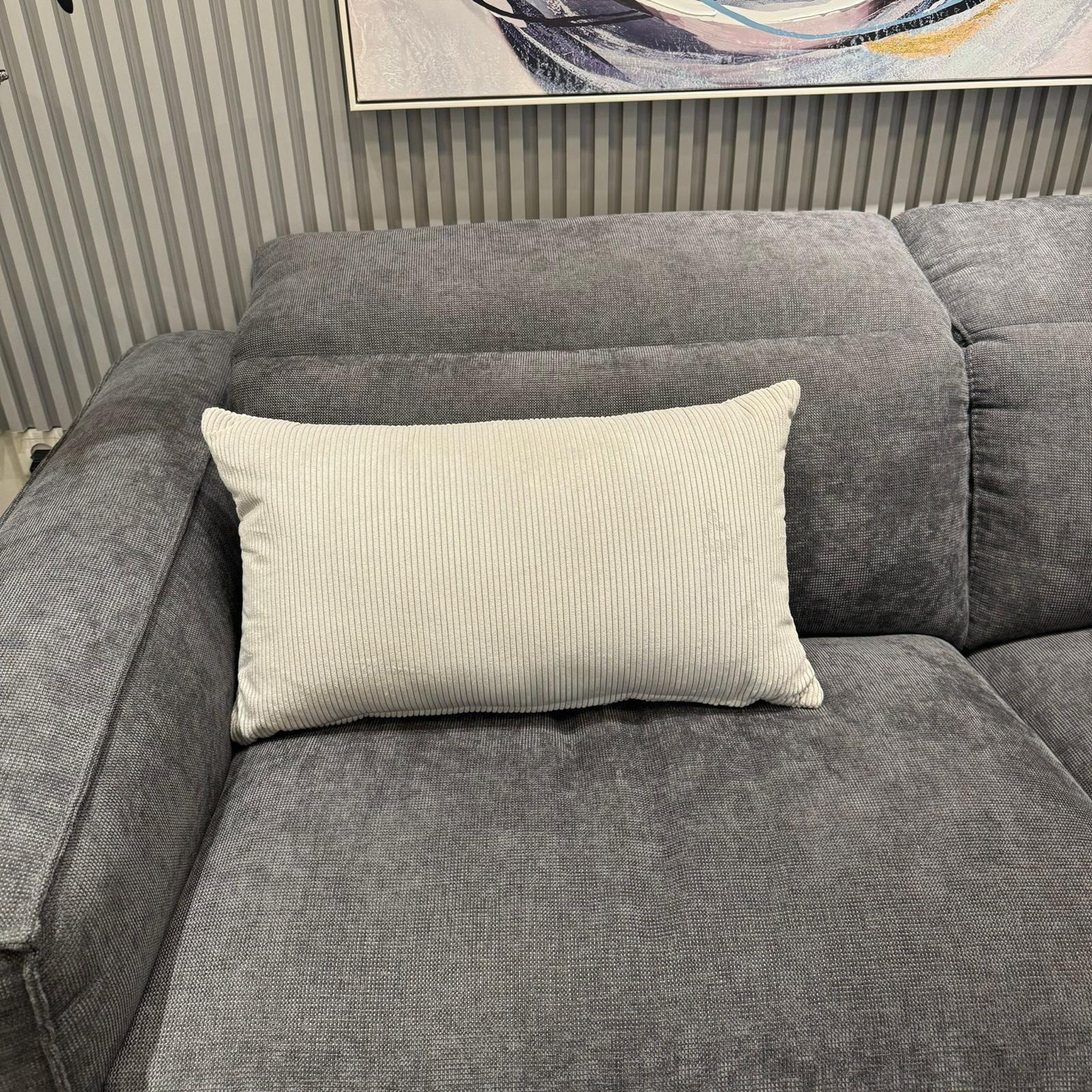 כרית נוי מלבנית קורדרוי שמנת כרית נוי מלבנית קורדרוי שמנת