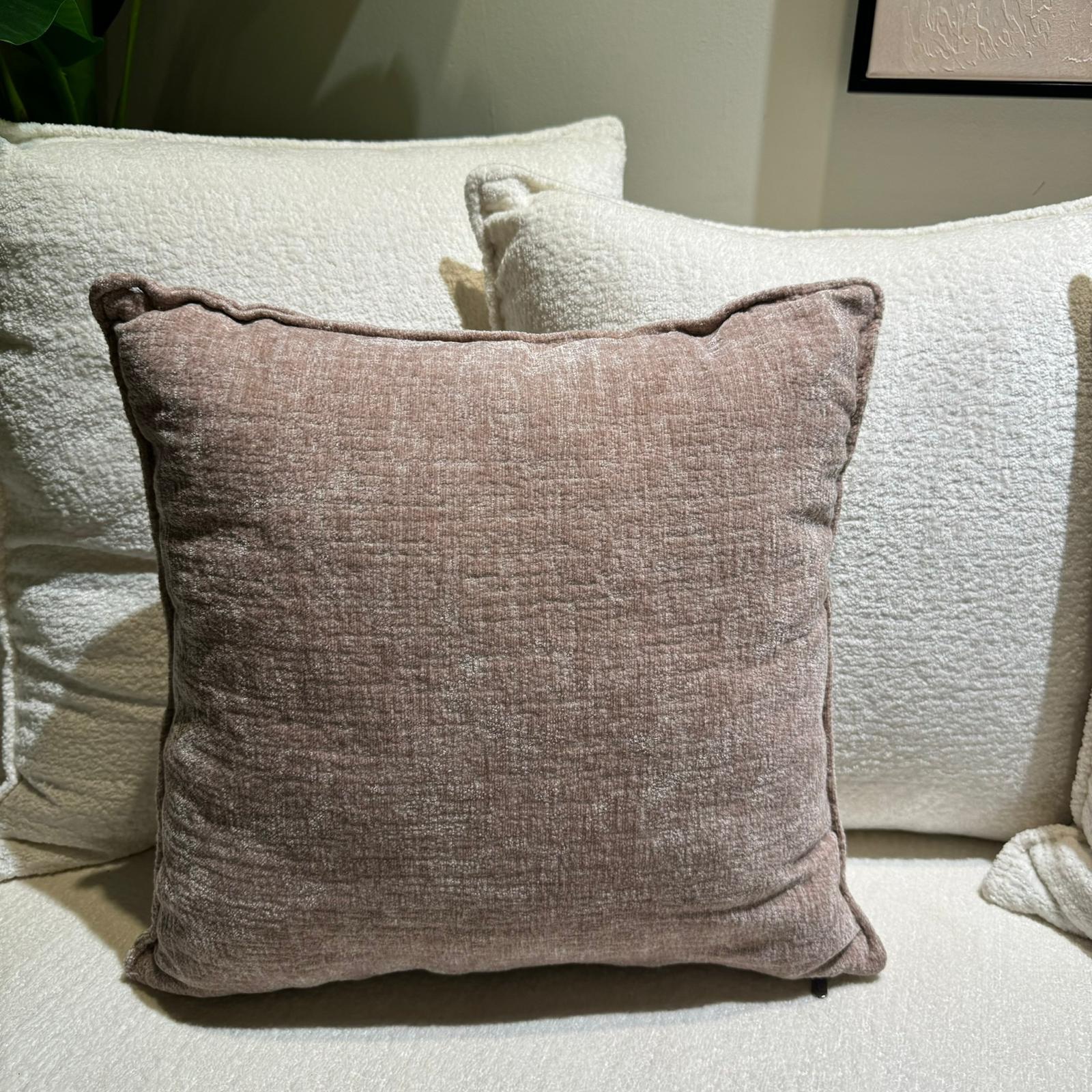 כרית נוי מרובעת ורוד עתיק טקסטורה כרית נוי מרובעת ורוד עתיק טקסטורה