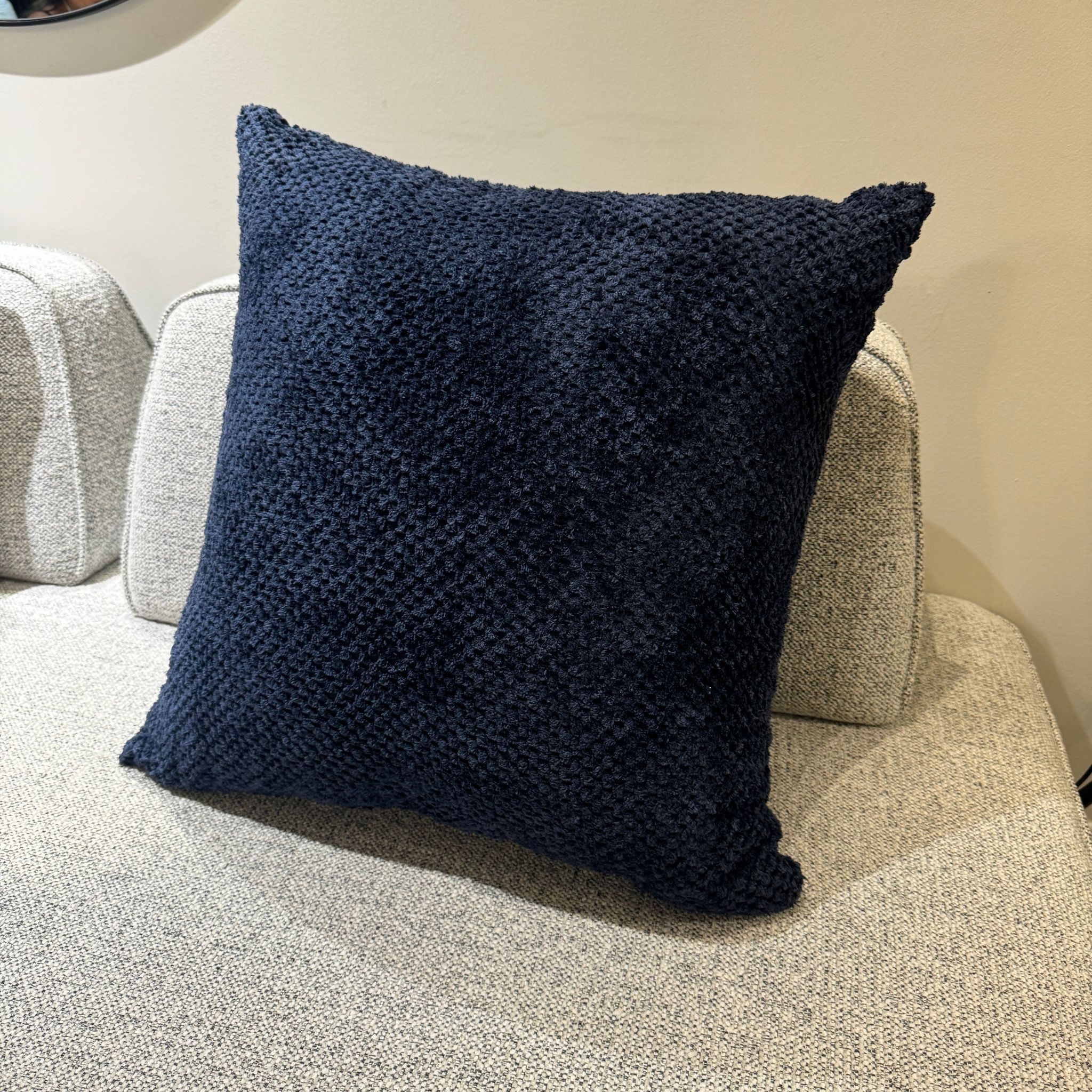 כרית נוי מרובעת כחול כהה כרית נוי מרובעת כחול כהה