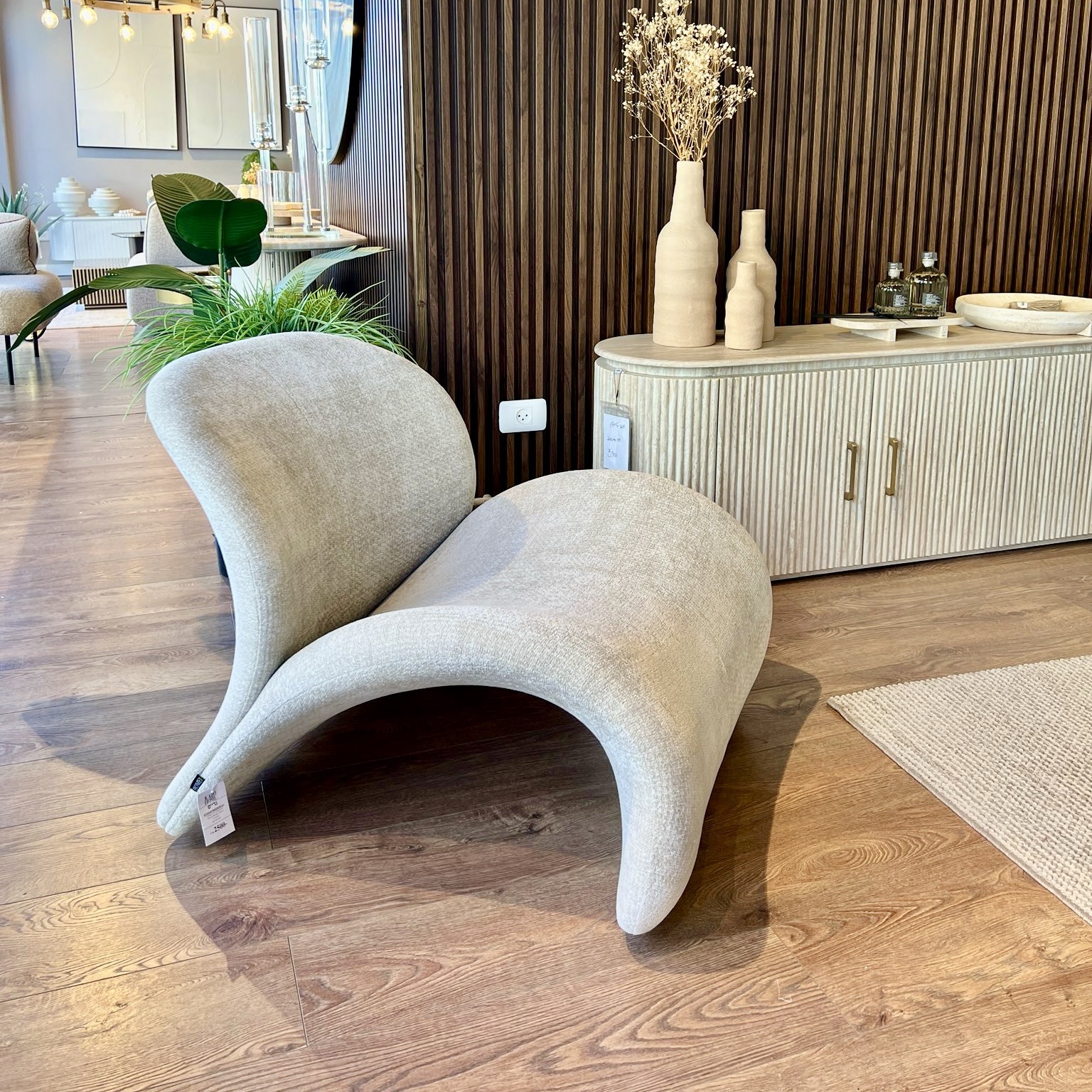 כורסא מוניקה בד אריג שמנת דגם גרייס כורסא מוניקה בד אריג שמנת דגם גרייס