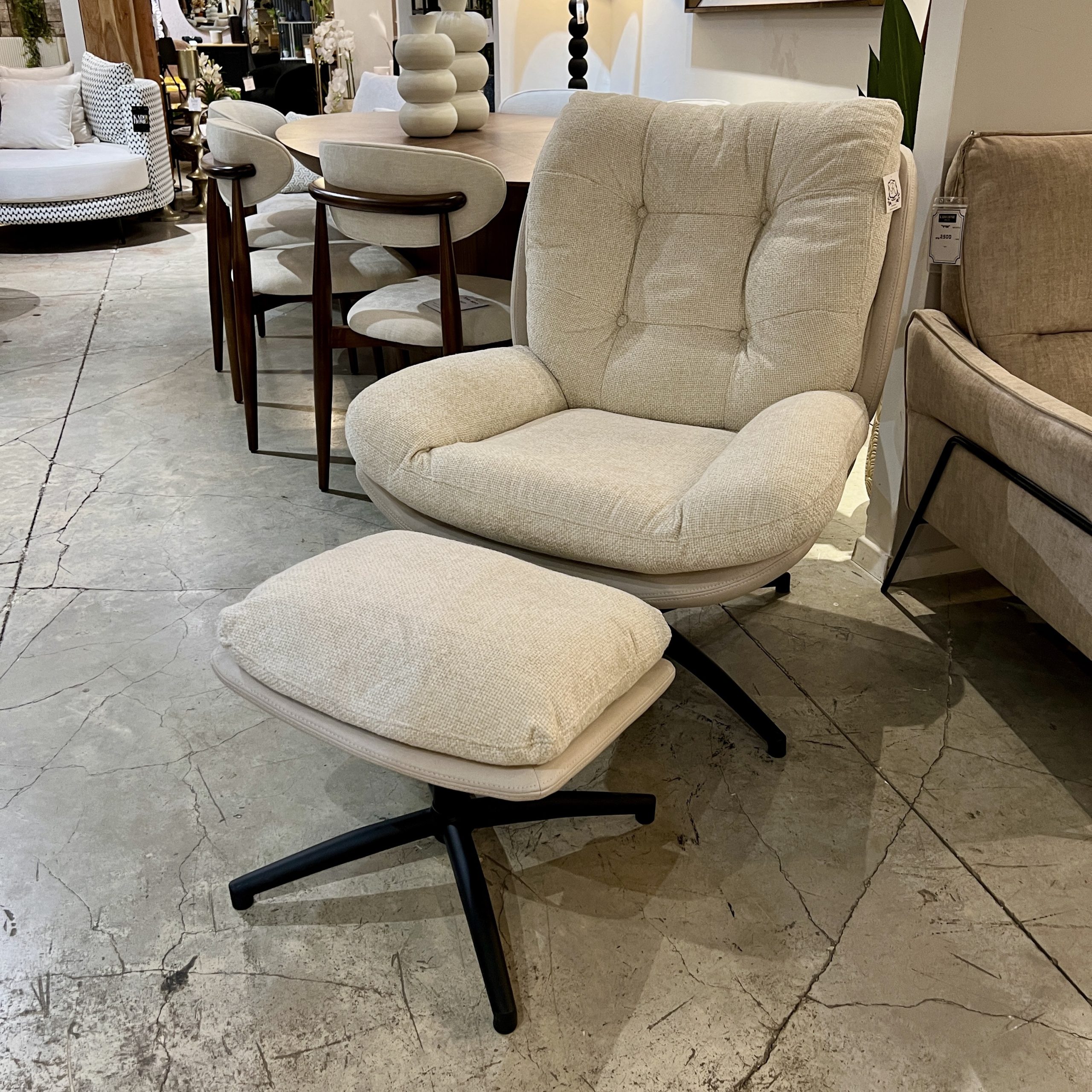 כורסא והדום כרית נשלפת קפיטונז בז כורסא והדום כרית נשלפת קפיטונז בז