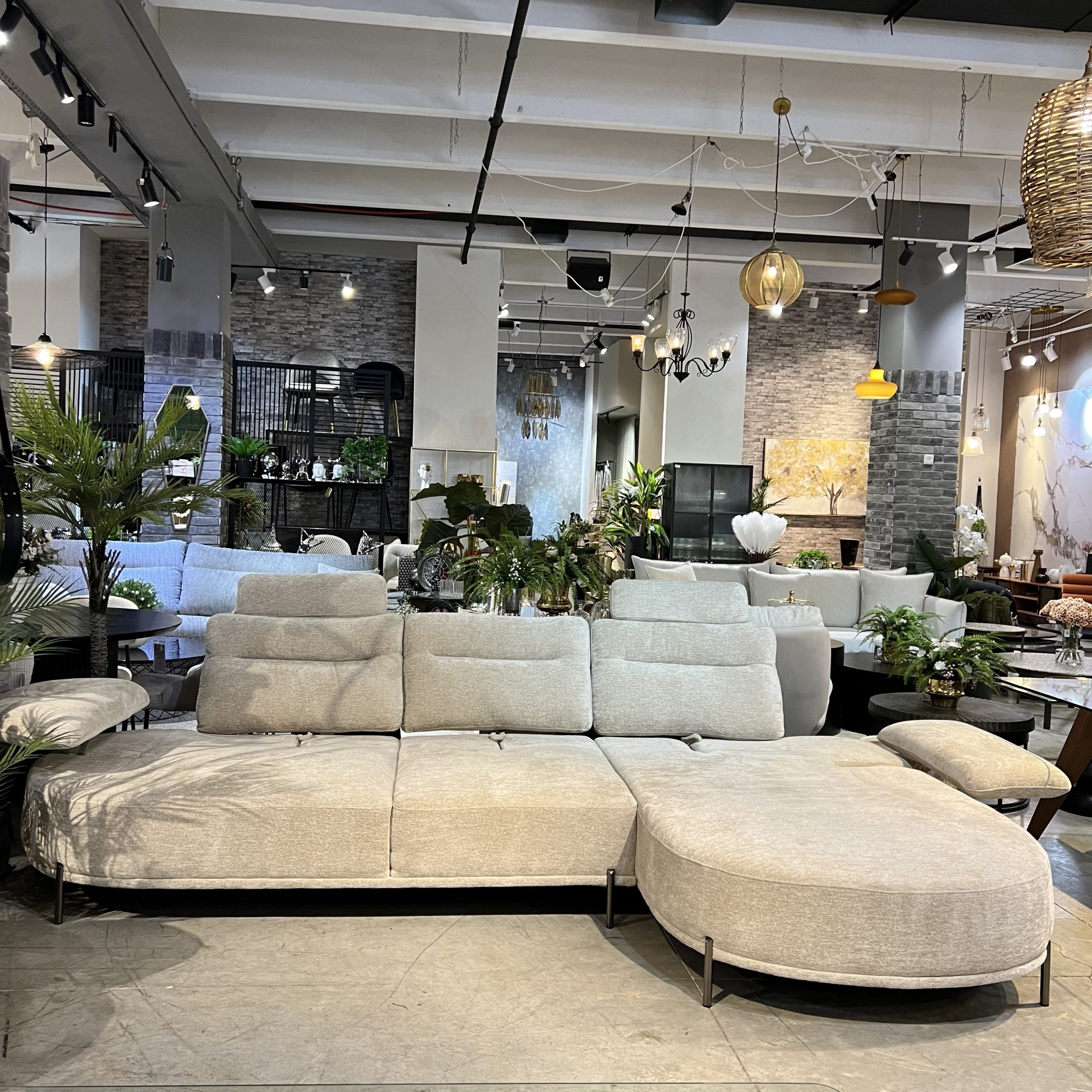 ספה פינתית מעוגלת משענות גב זזות בז׳ שזלונג ימין דגם ביל ספה פינתית מעוגלת משענות גב זזות בז׳ שזלונג ימין דגם ביל