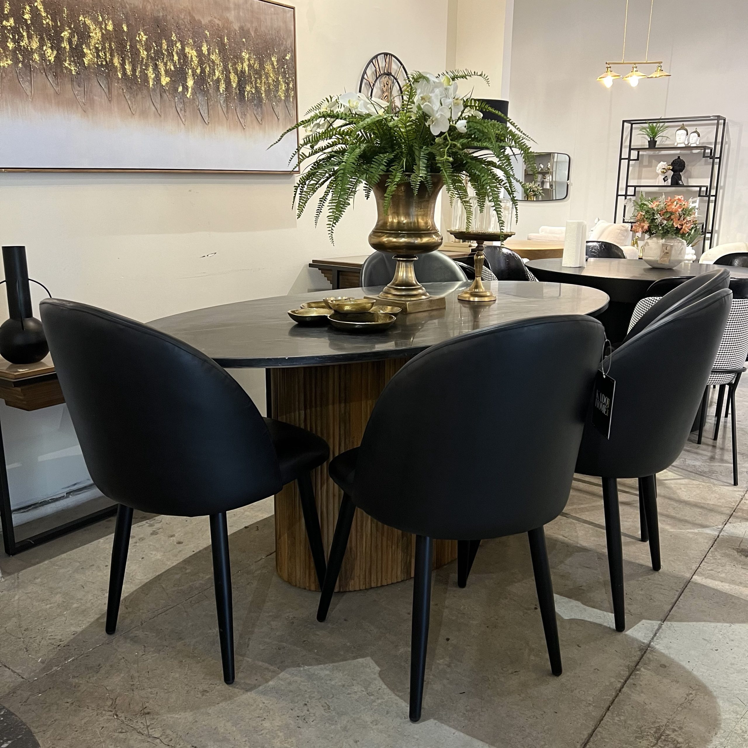 כסא דגם סטאר דמוי עור שחור במבצע כסא דגם סטאר דמוי עור שחור במבצע