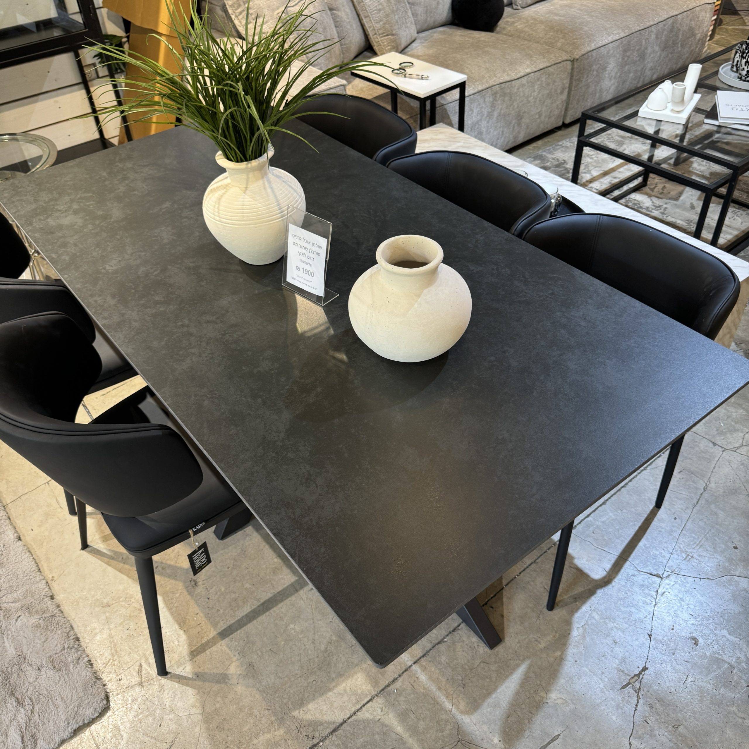 שולחן פינת אוכל גרניט פורצלן שחור מאט דגם לאקי שולחן פינת אוכל גרניט פורצלן שחור מאט דגם לאקי