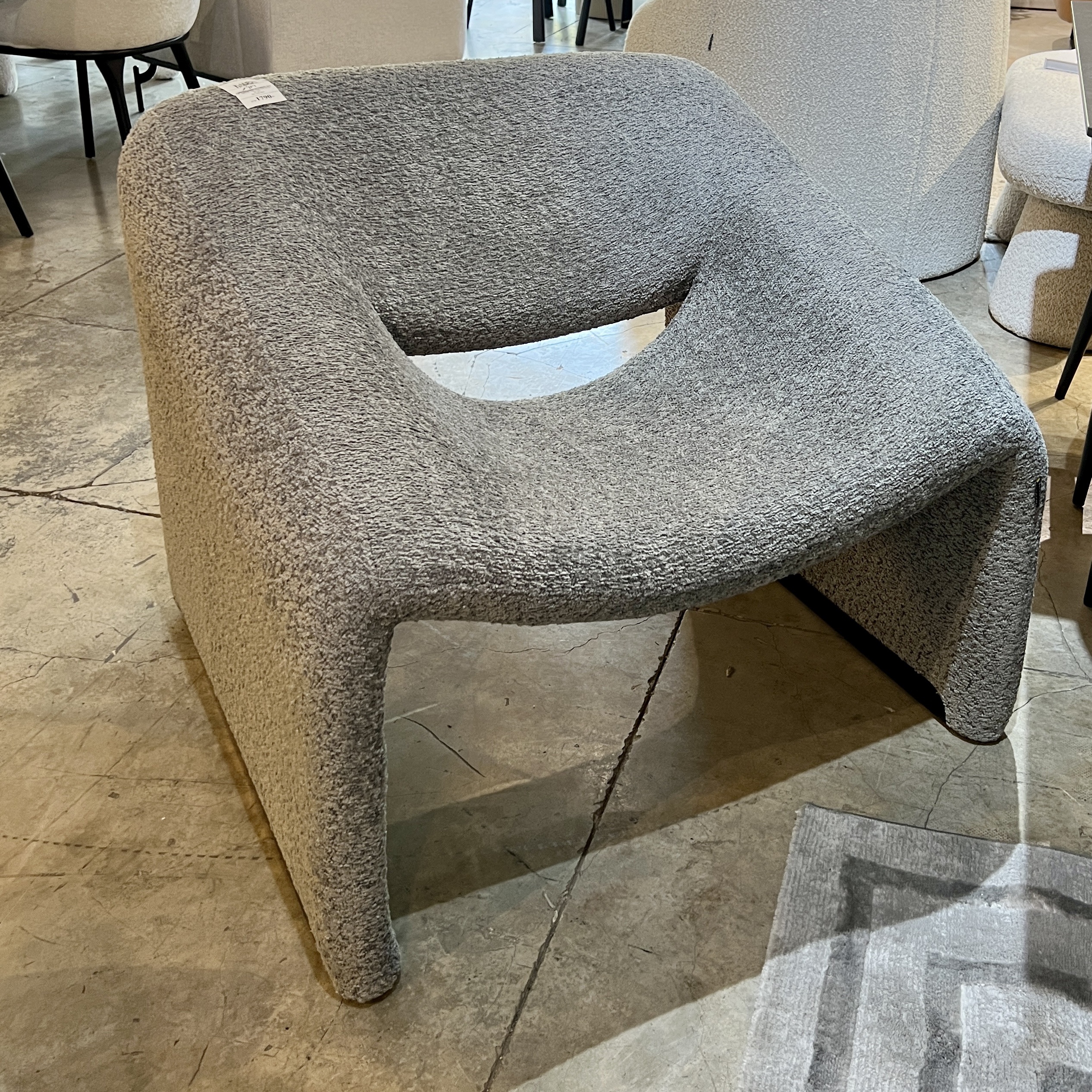 כורסא מילי בוקלה אפור דגם ויקי כורסא מילי בוקלה אפור דגם ויקי