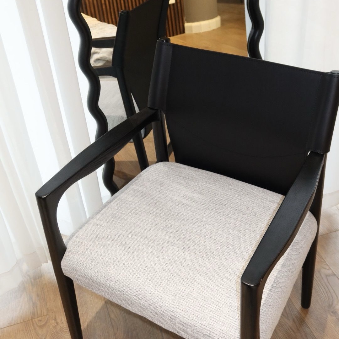 כיסא כורסא דומיניק עץ שחור דגם סופיטל כיסא כורסא דומיניק עץ שחור דגם סופיטל