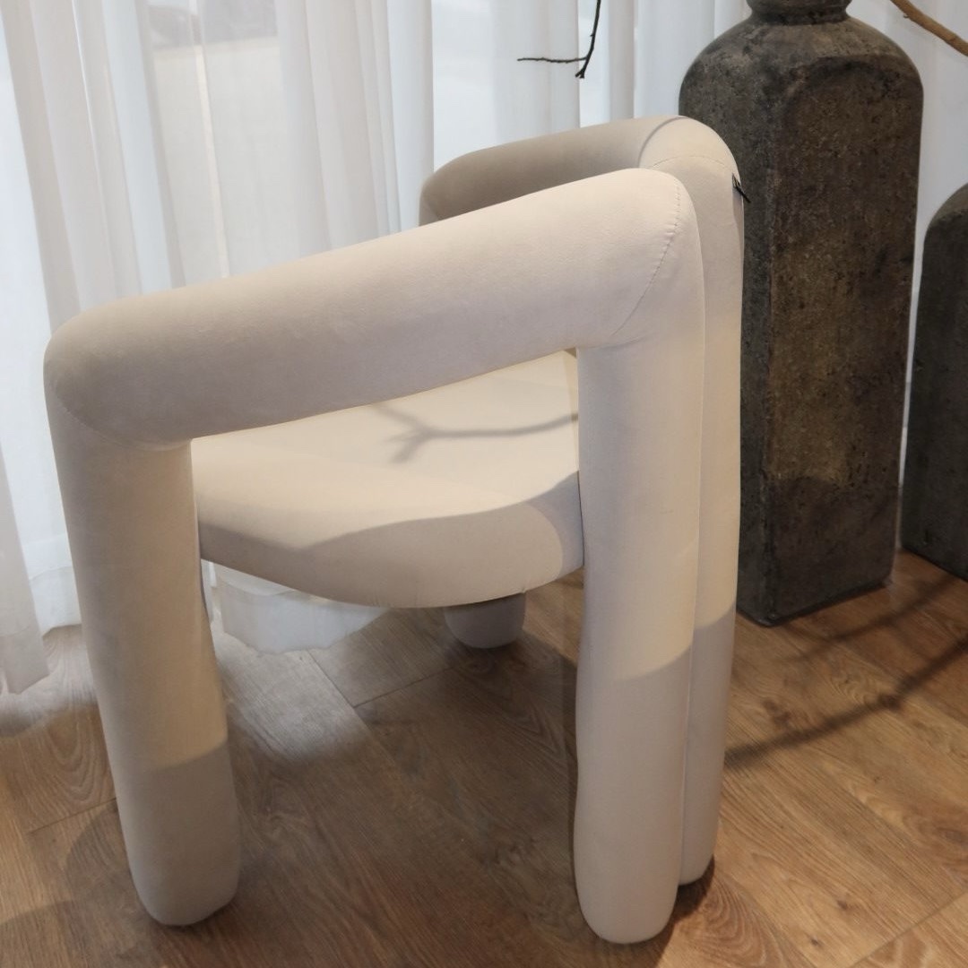 כיסא כורסא פולנצו קטיפה בז דגם סופיטל כיסא כורסא פולנצו קטיפה בז דגם סופיטל