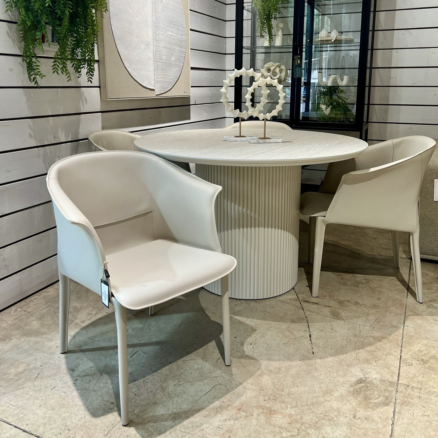 כיסא אלטה עור אבן דגם סופיטל כיסא אלטה עור אבן דגם סופיטל