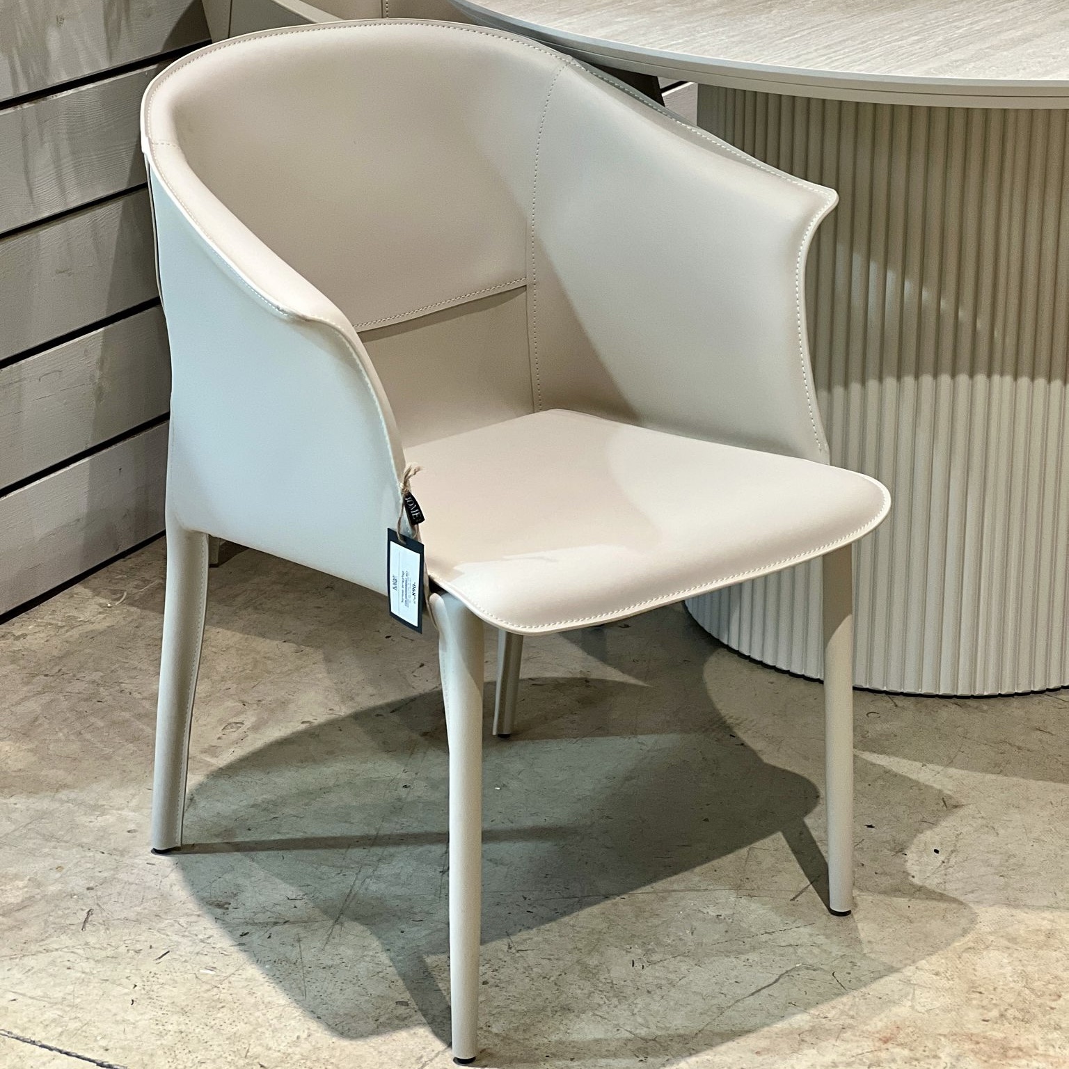 כיסא אלטה עור אבן דגם סופיטל כיסא אלטה עור אבן דגם סופיטל