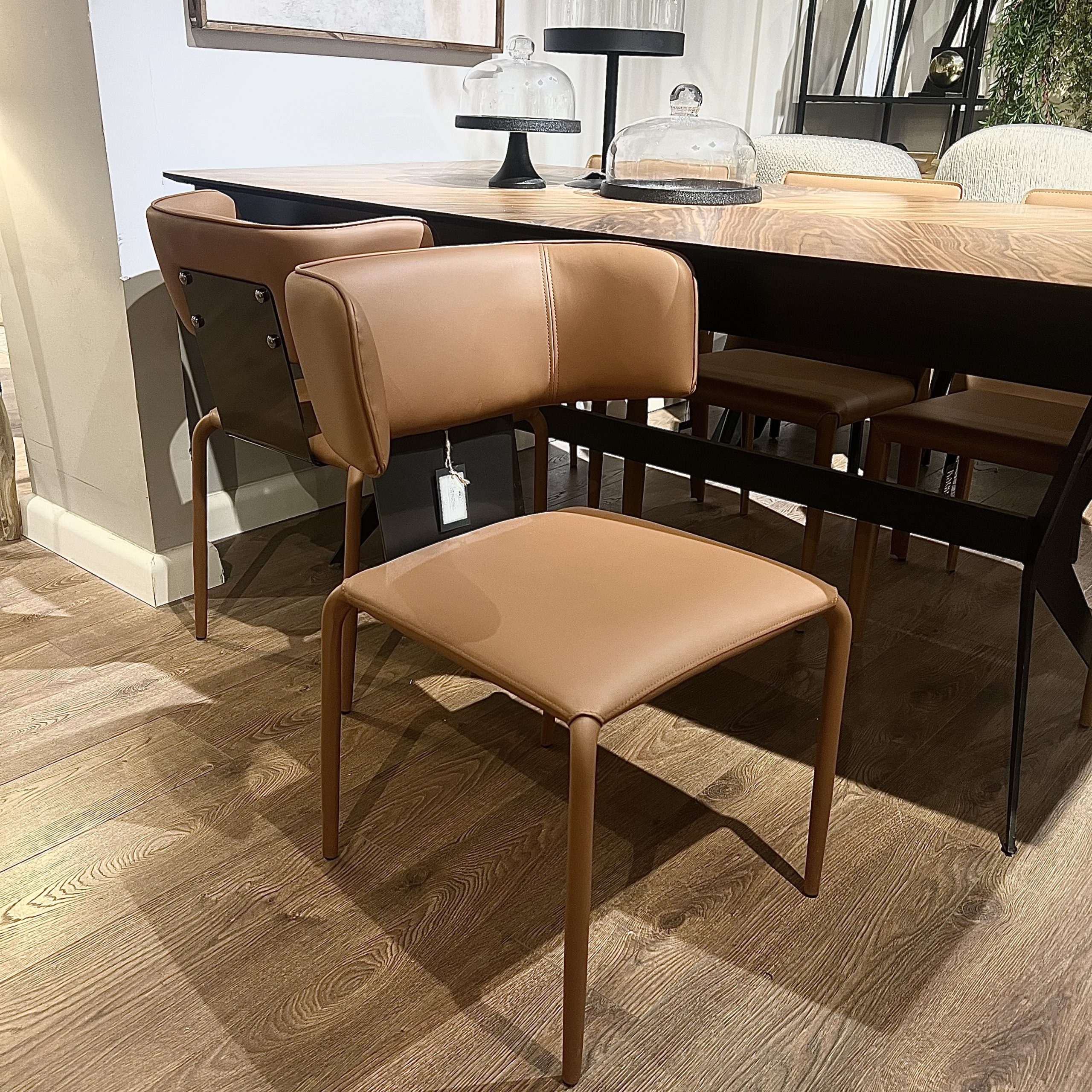 כיסא אורבניק כאמל ברזל שחור דגם סופיטל כיסא אורבניק כאמל ברזל שחור דגם סופיטל