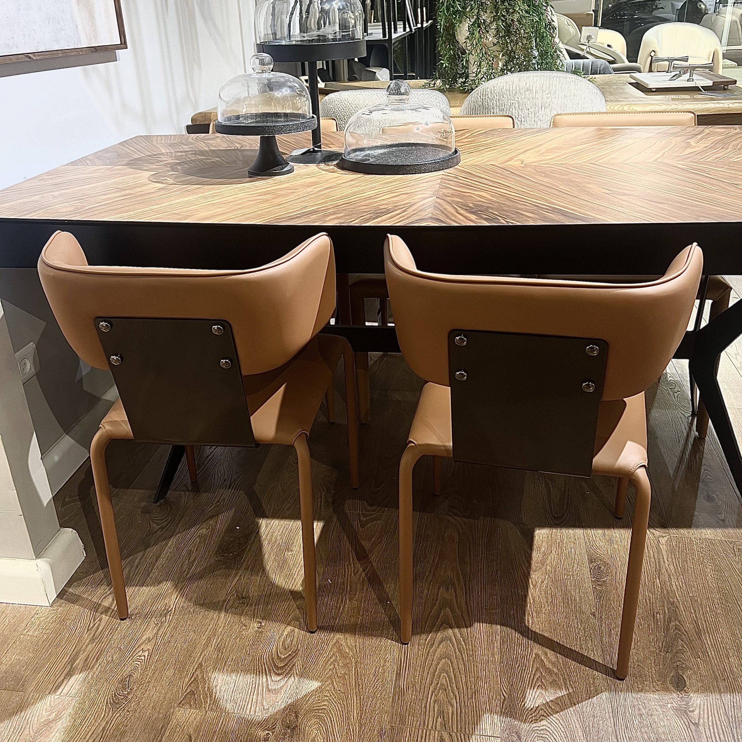 כיסא אורבניק כאמל ברזל שחור דגם סופיטל כיסא אורבניק כאמל ברזל שחור דגם סופיטל