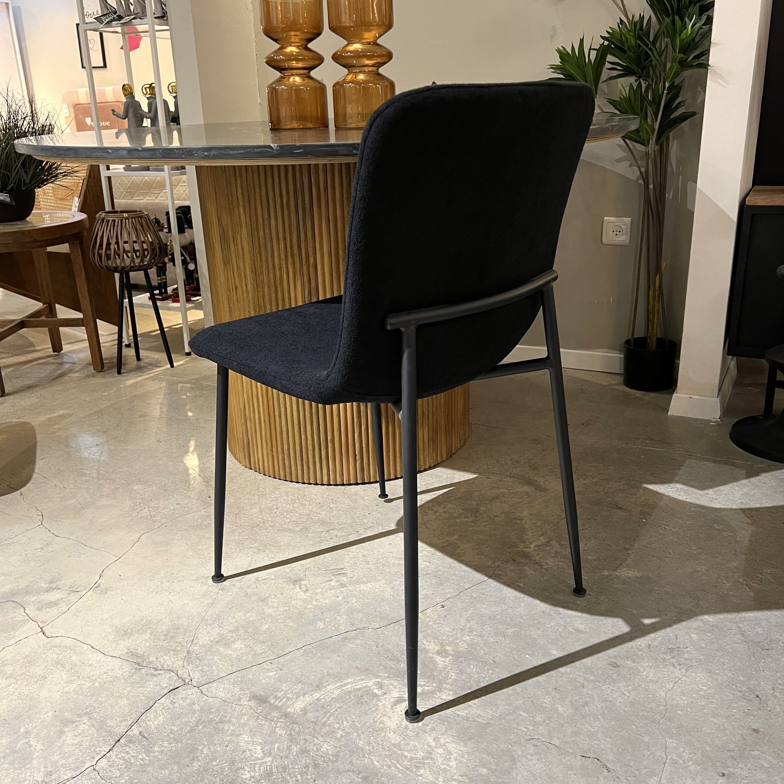 כיסא דגם DC5037 בגוון שחור במבצע כיסא דגם DC5037 בגוון שחור במבצע