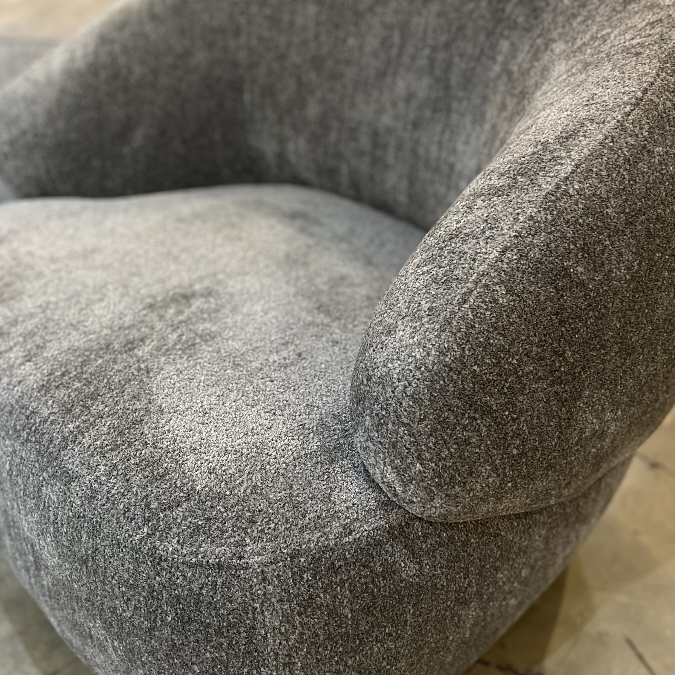 כורסא אריג אפור כהה דגם ביל כורסא אריג אפור כהה דגם ביל