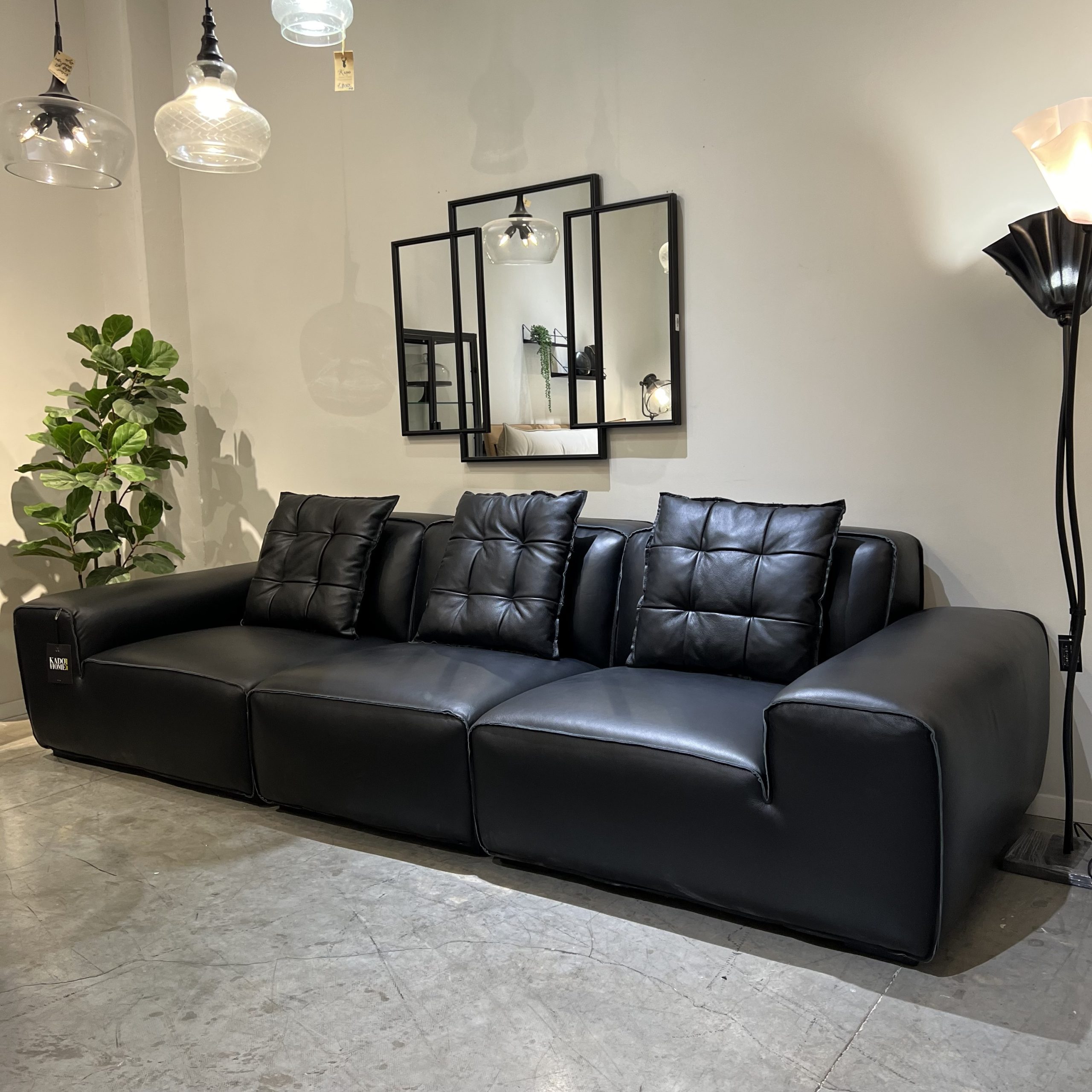 ספת עור יוקרתית שחור קרלוס דגם סופיטל ספת עור יוקרתית שחור קרלוס דגם סופיטל