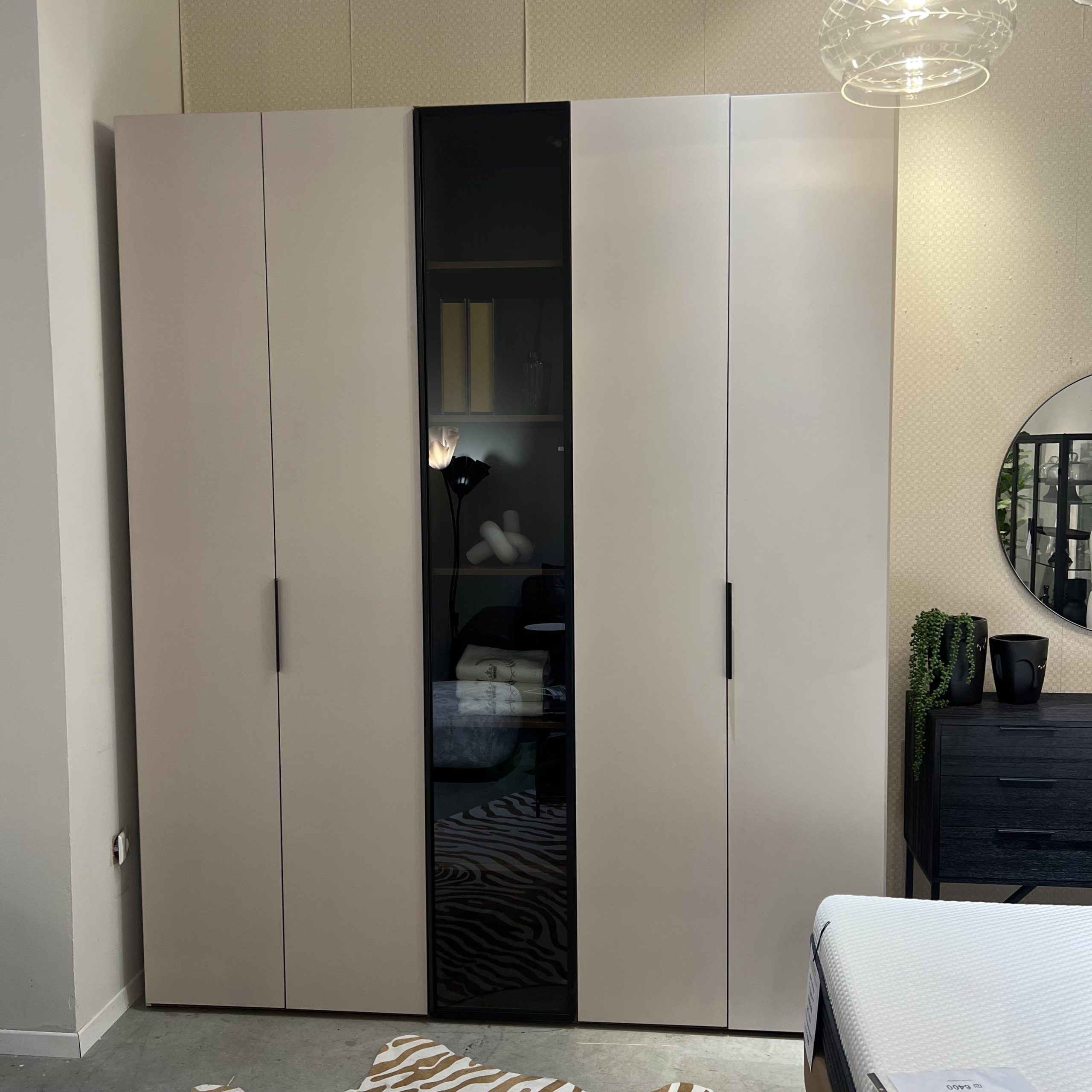 ארון יוקרתי דגם אנג׳ל ארון יוקרתי דגם אנג׳ל