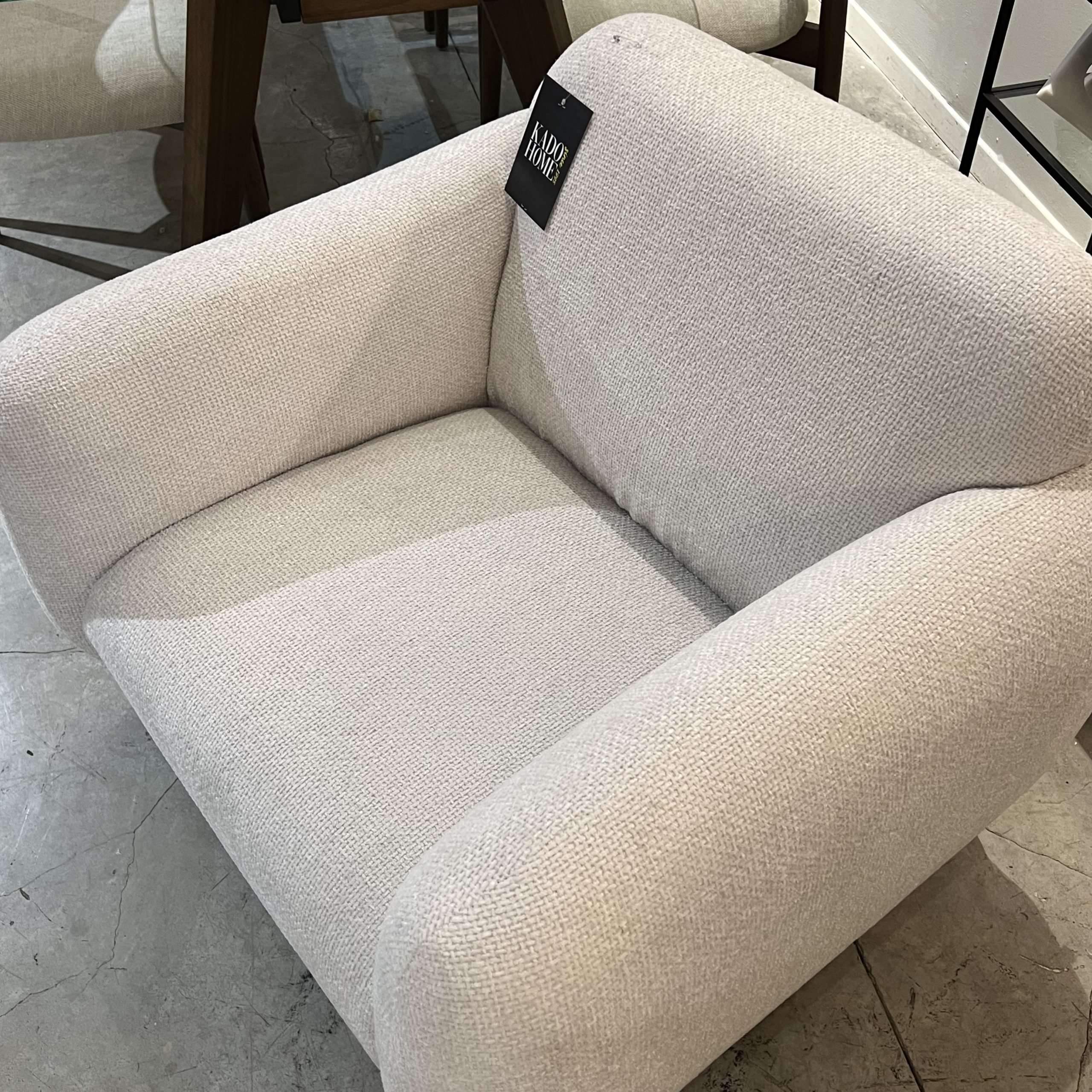 כורסא קלאסיק אריג שמנת דגם ויקי כורסא קלאסיק אריג שמנת דגם ויקי